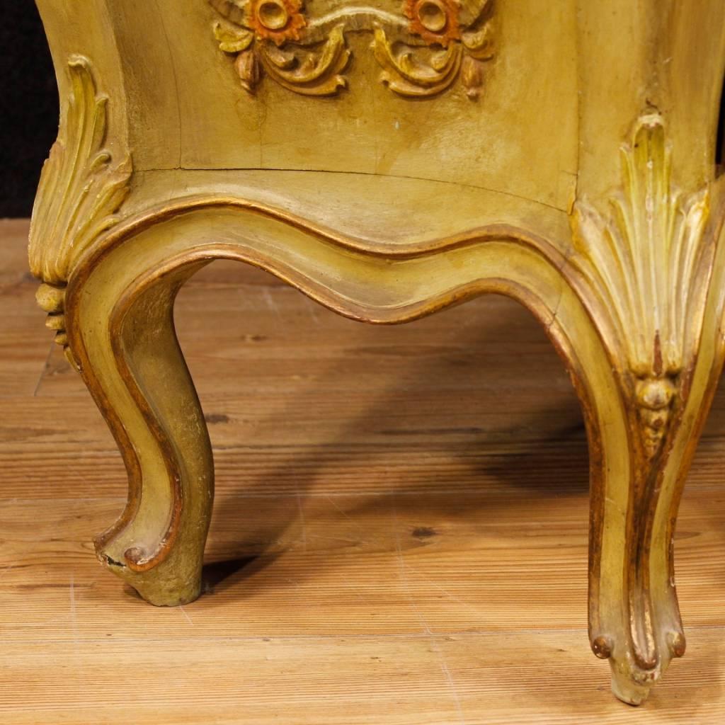 Venetian Chest of Drawers in Lacquered and Gilt Wood from 20th Century In Good Condition In Vicoforte, Piedmont
