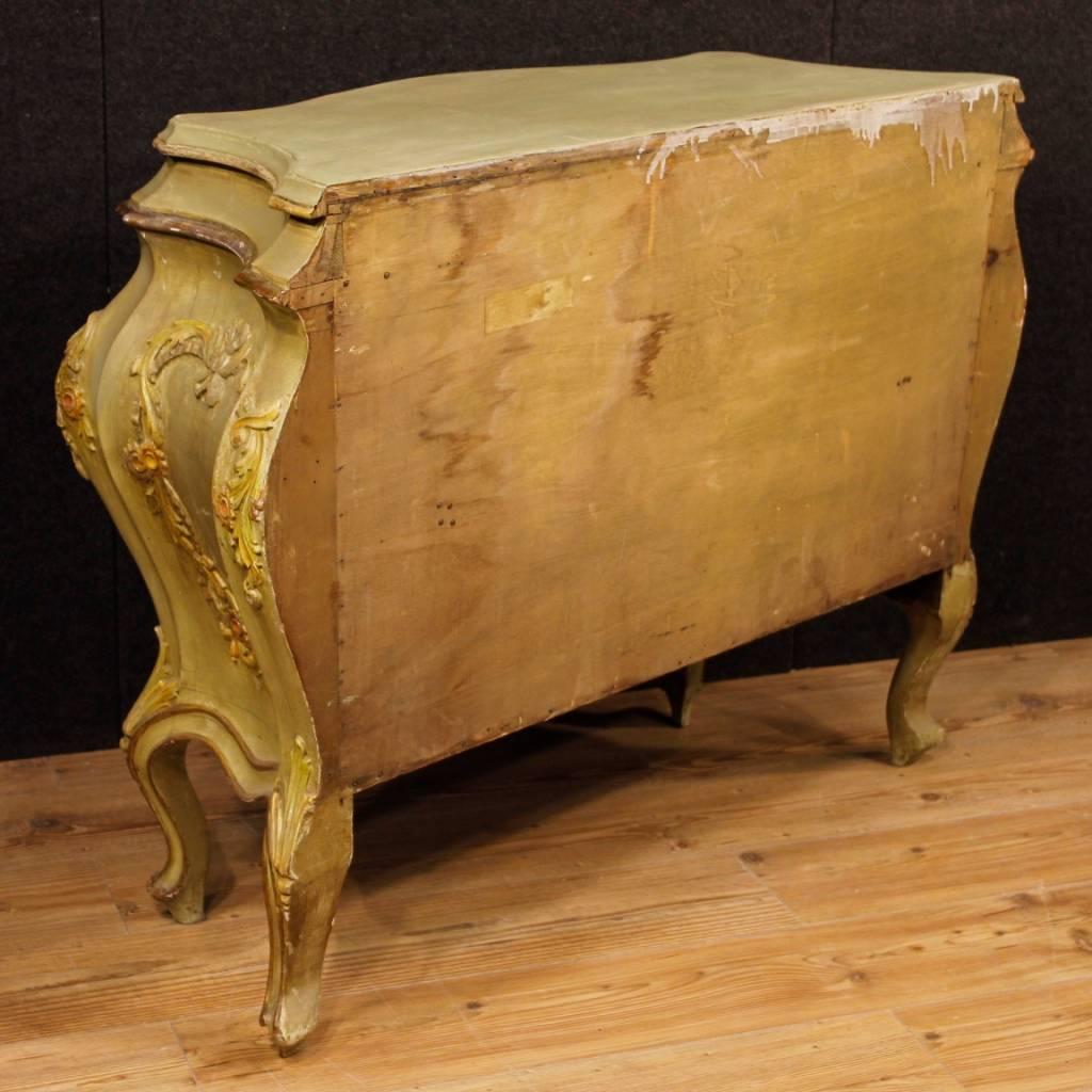 Venetian Chest of Drawers in Lacquered and Gilt Wood from 20th Century 1