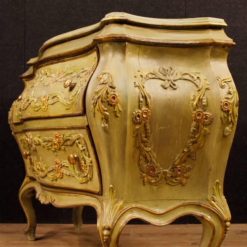 Venetian Chest of Drawers in Lacquered and Gilt Wood from 20th Century 2