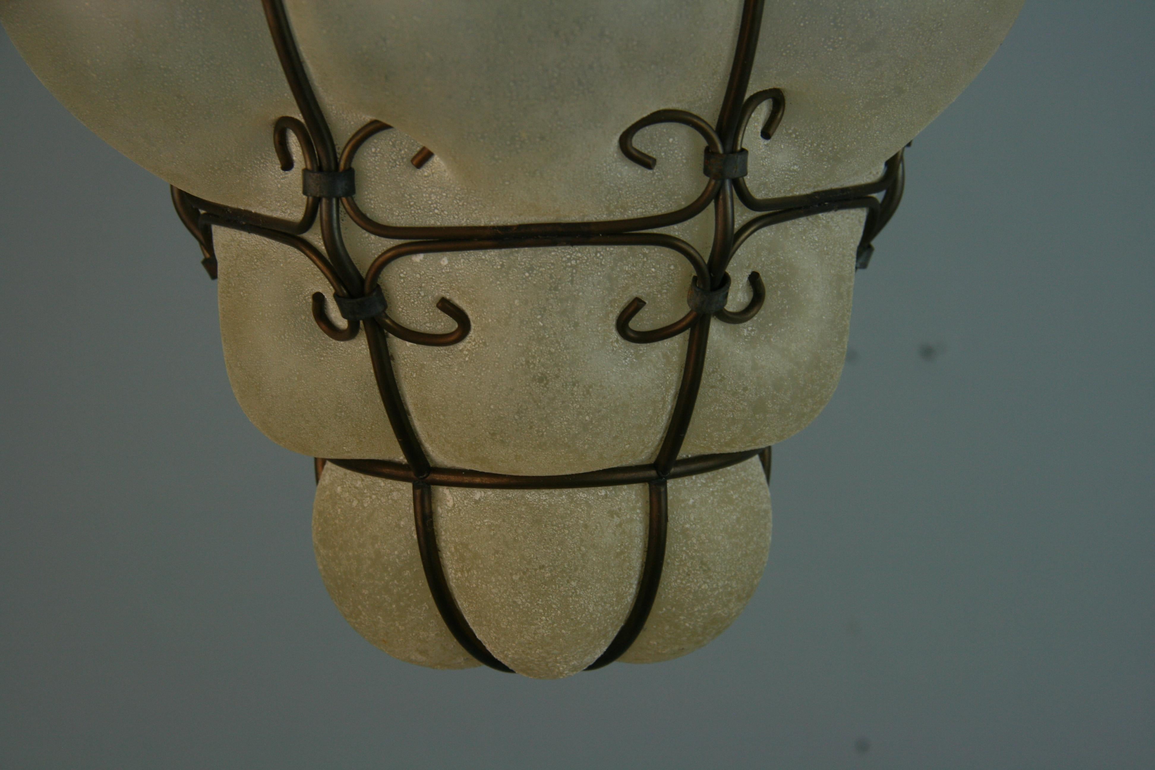 Mid-20th Century Venetian Clear Glass Pendant with Embedded Sand Finish For Sale