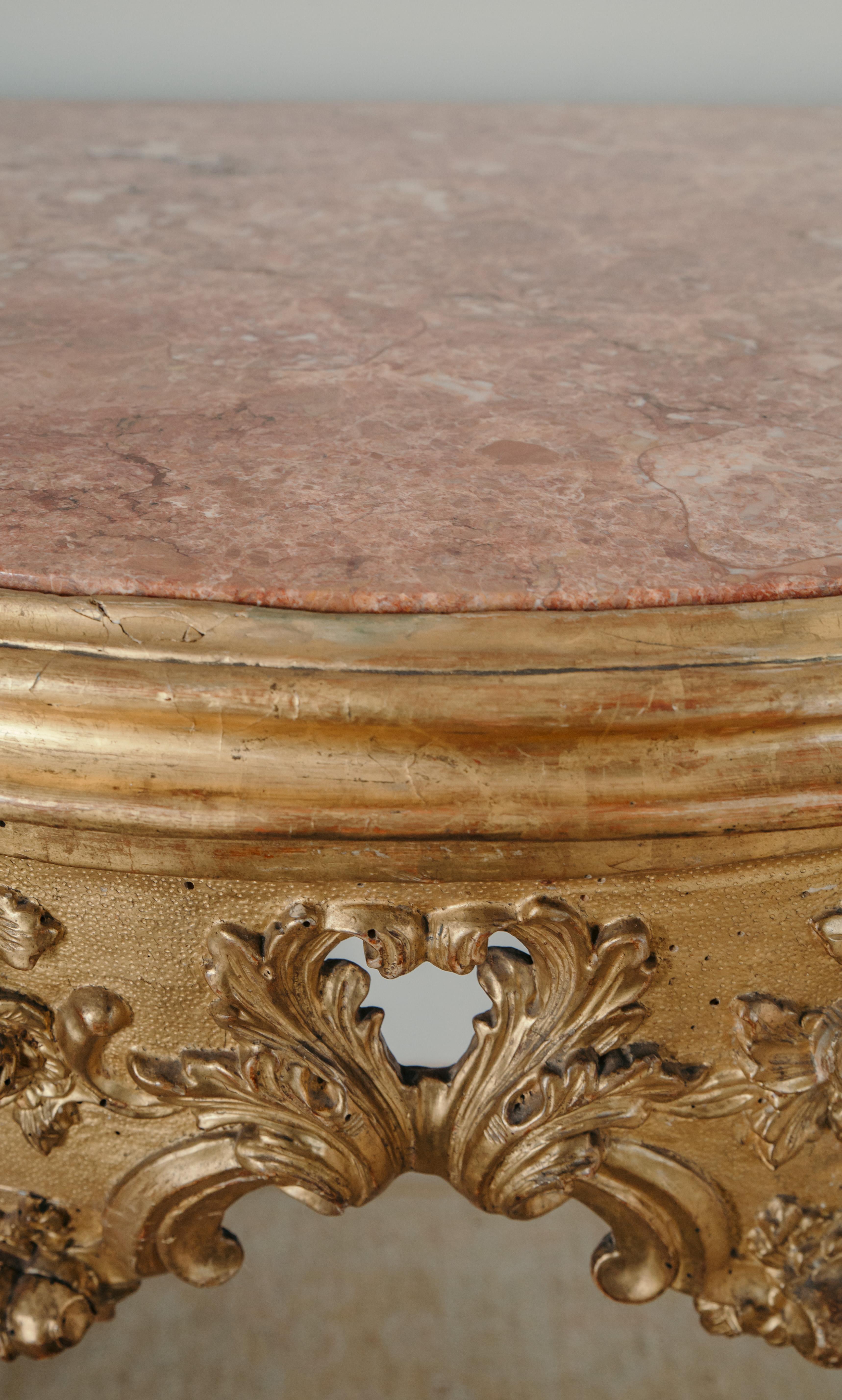 Hand-Carved Italian, venetian XVIII century console table in gilded wood For Sale