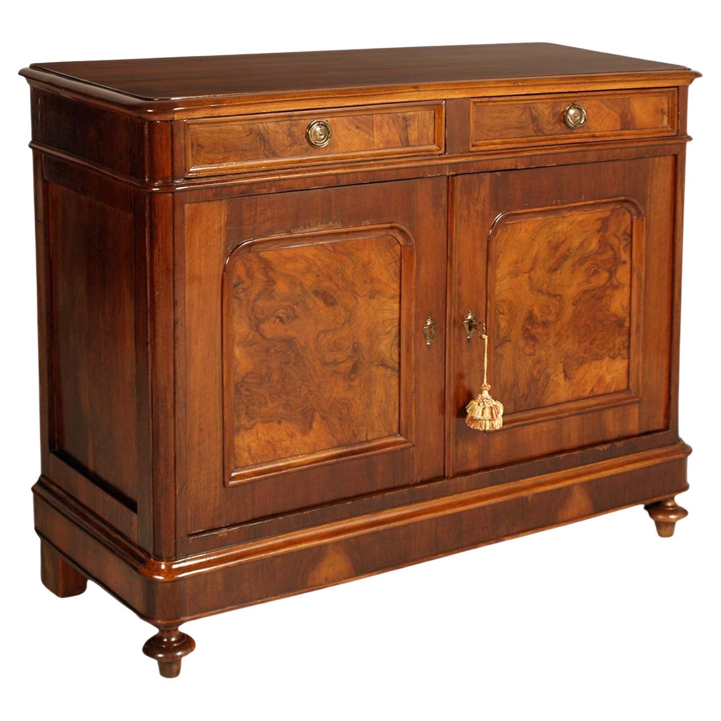 Venezianische Anrichte/ Sideboard aus der Mitte des 19. Jahrhunderts Biedermeier in Nussbaum, Wachs poliert