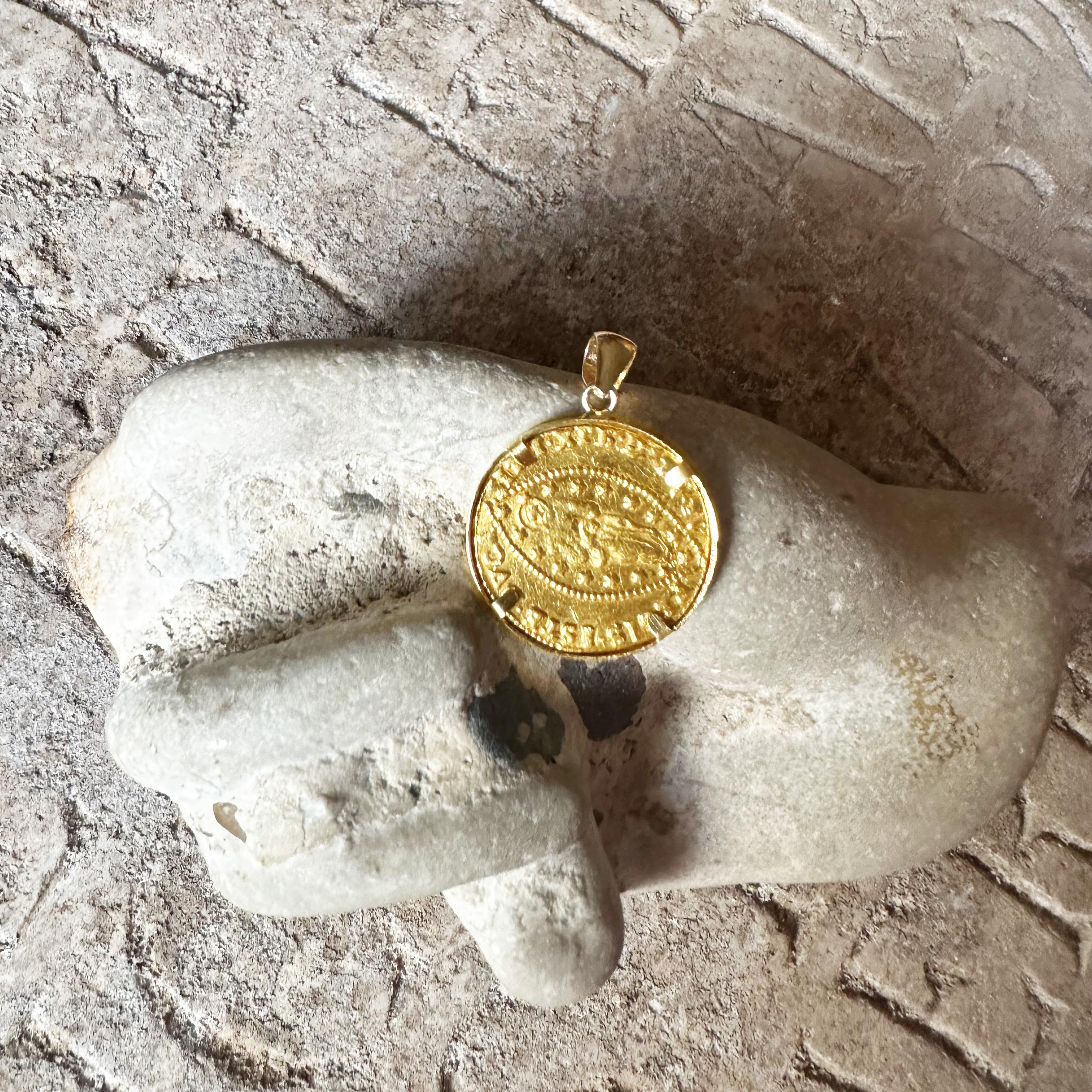 Women's or Men's VENETIAN DOGE Gold Coin 18Kt Gold Pendant For Sale