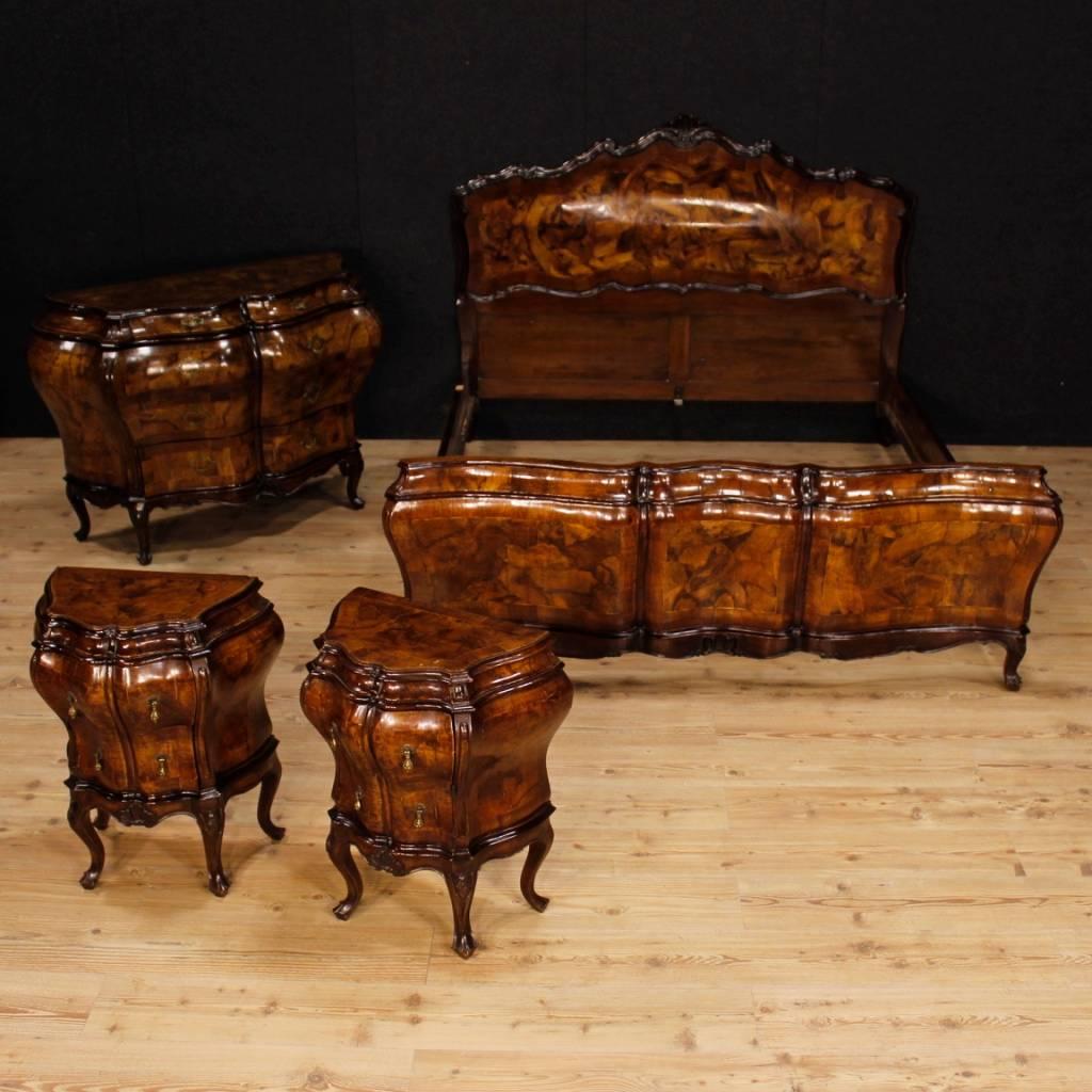 Venetian double bed from the mid-20th century. Furniture in Louis XV style in walnut and burl walnut with maple inlay. Bed of excellent quality that can accommodate an internal structure of W 174 x D 200 cm. Furniture that is part of a bedroom set