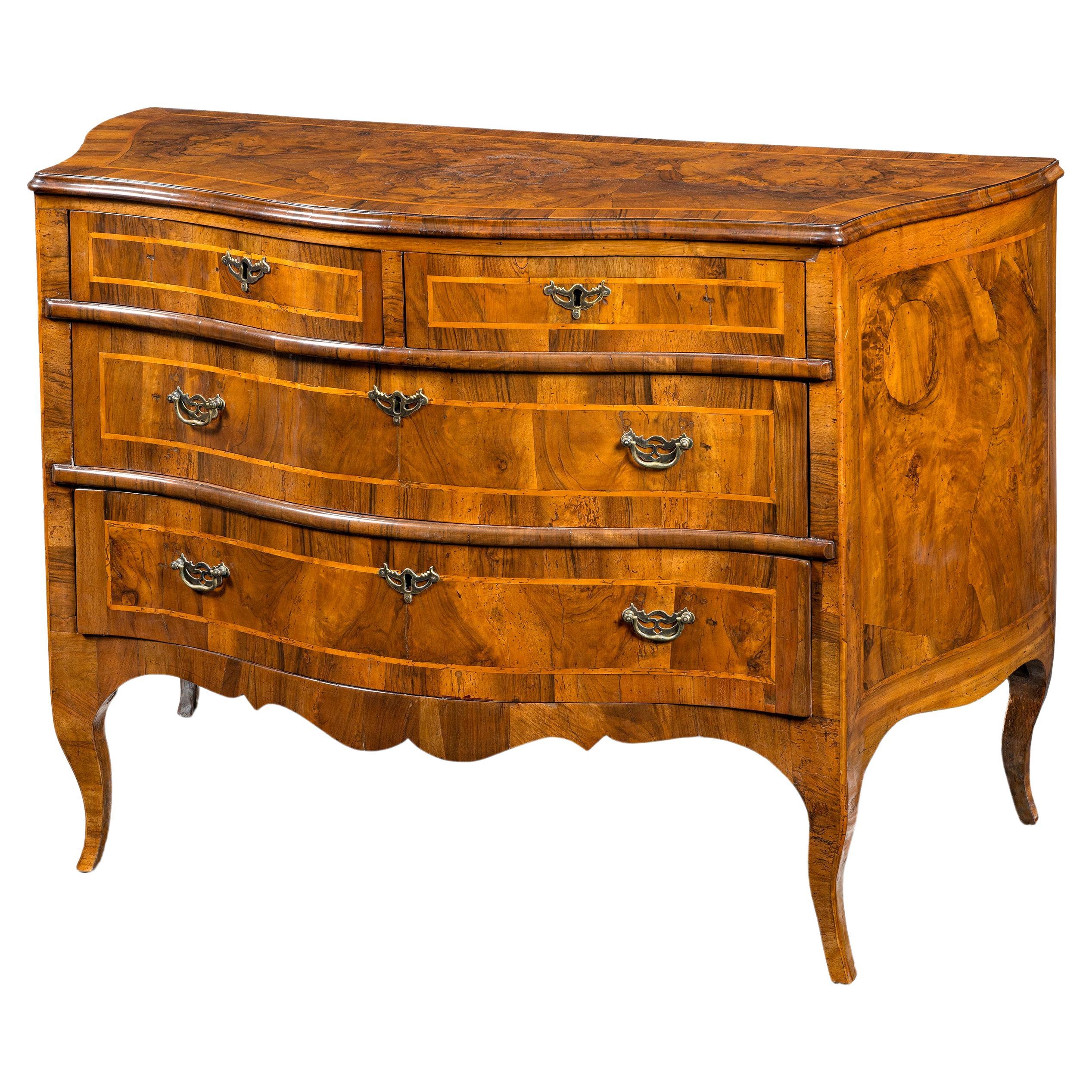 Venetian dresser shaped on the front and sides, 18th century For Sale