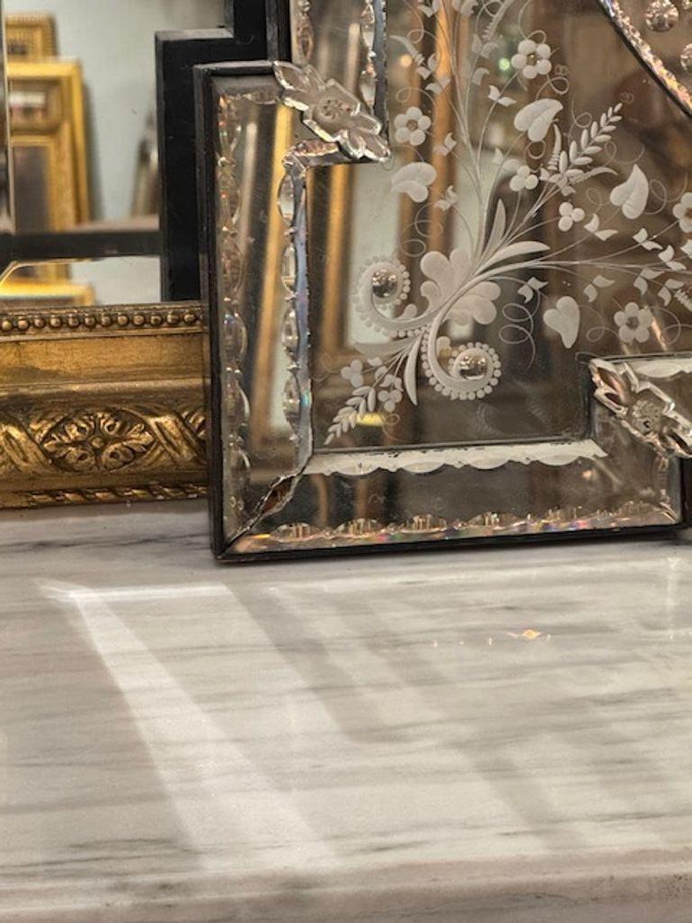 Miroir vénitien en verre gravé en vente 3