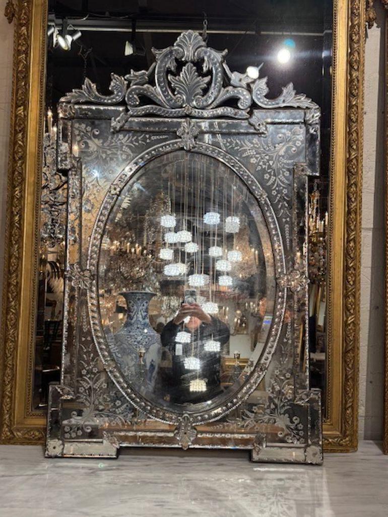 Miroir vénitien en verre gravé en vente 5