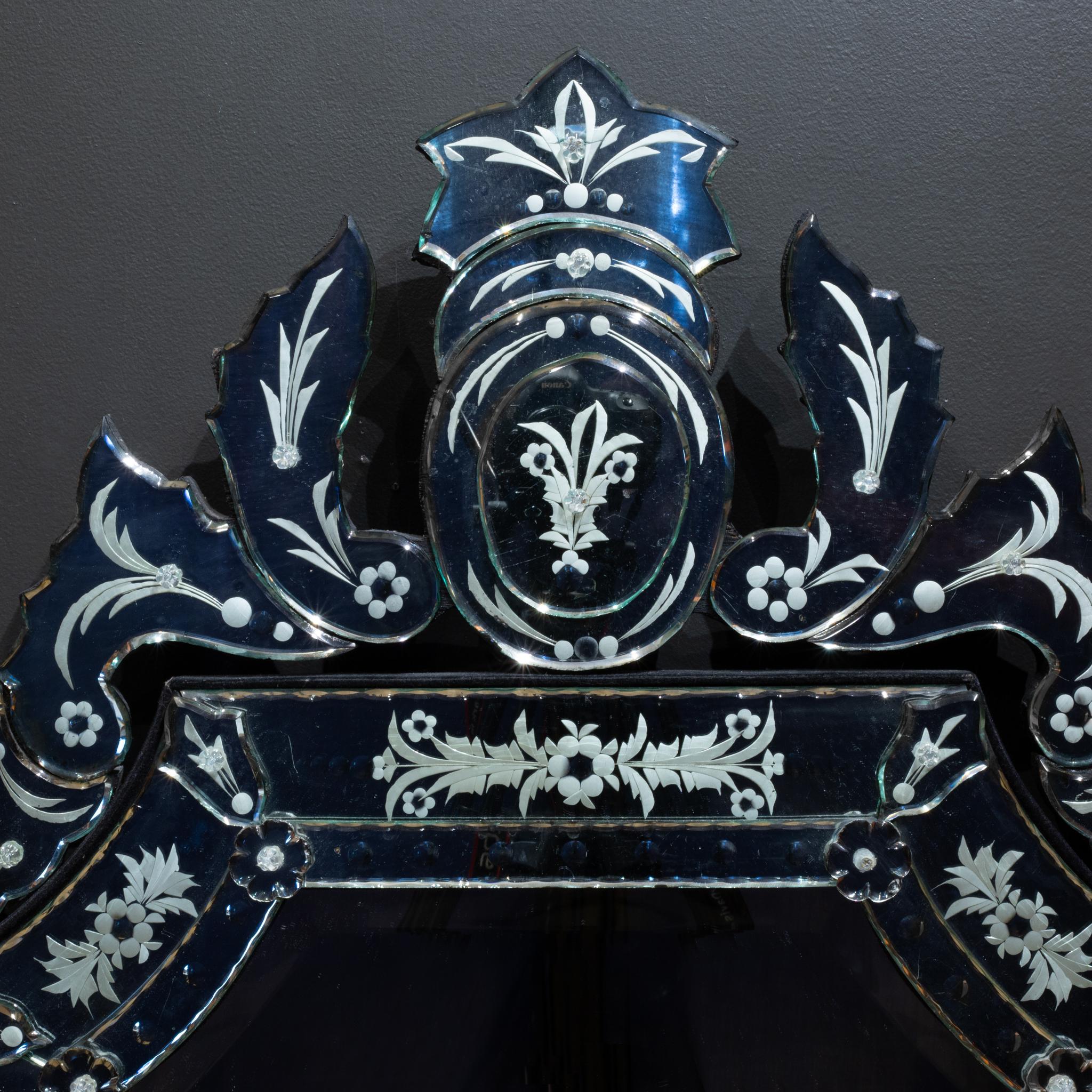 Miroir vénitien multi-panneaux à suspendre en vente 2