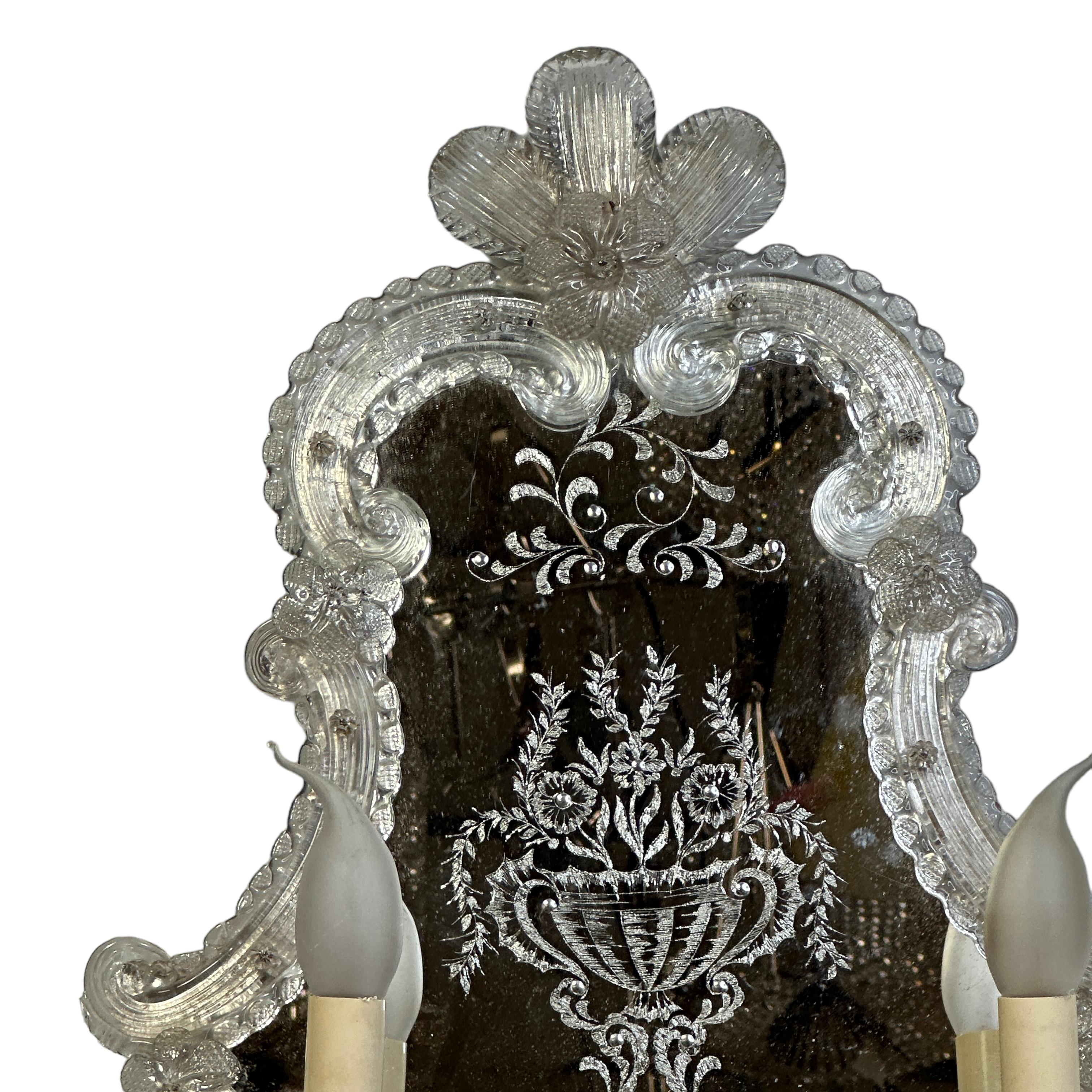Venetian Etched Murano Glass Mirror Sconce, circa 1950s Italy Vintage For Sale 5