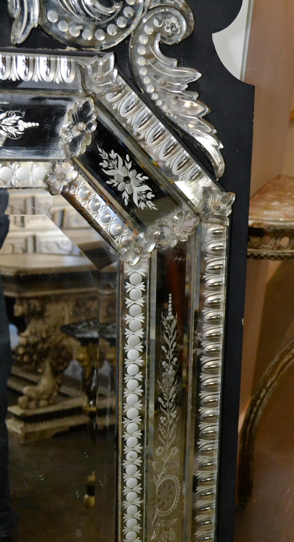 Venetian Etched Octagonal Mirror In Good Condition In Dallas, TX