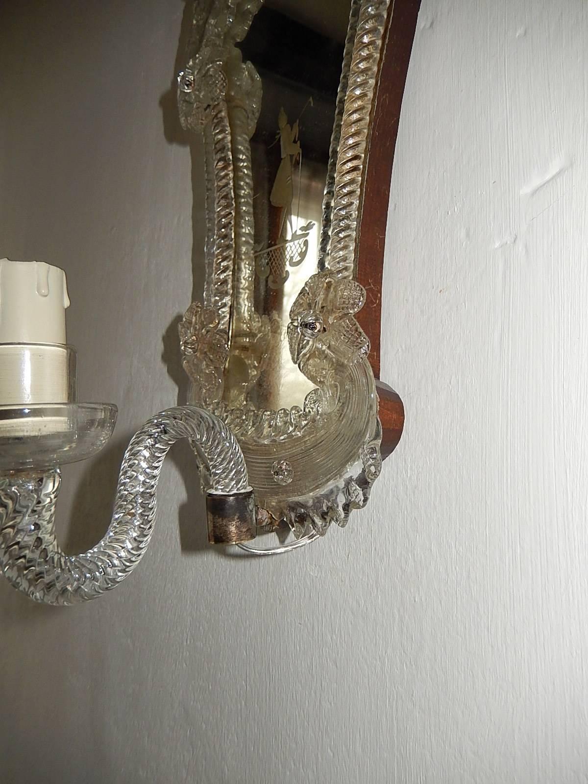 Lámpara veneciana de cristal de Murano con mujer y hombre grabados, hacia 1920 en venta 3