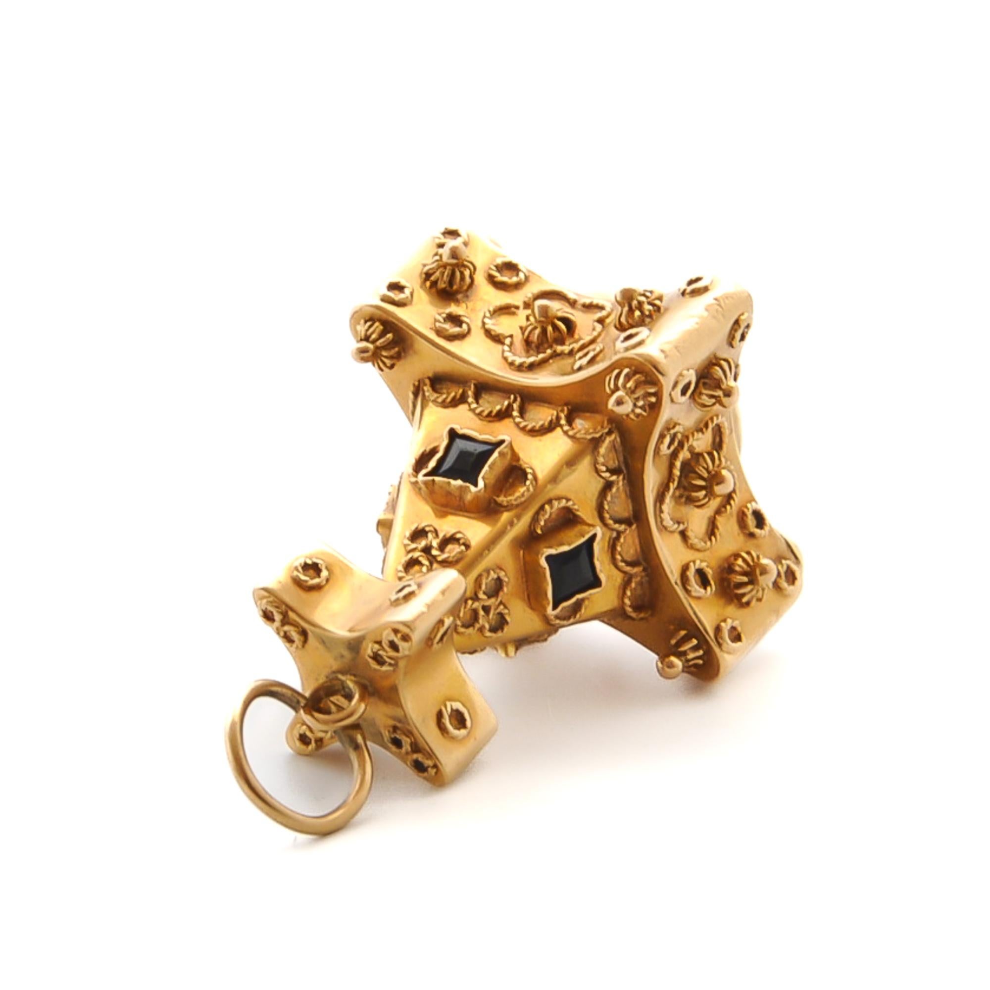 Vintage Venetian Etruscan Revival Moonstone 18K Gold Pendant For Sale 2