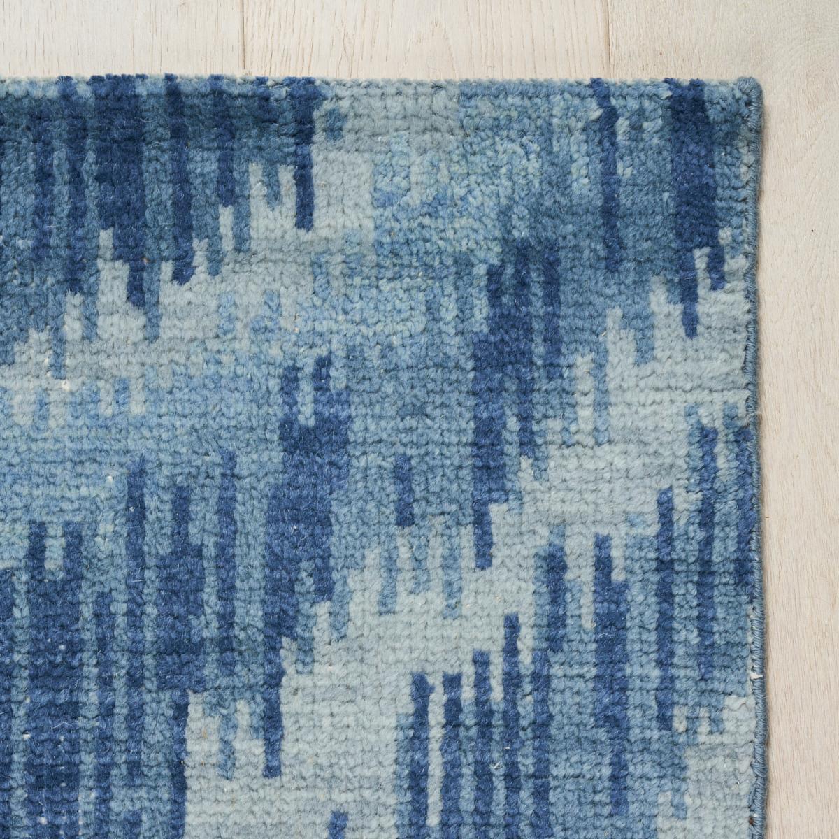  A tonal, undulating pattern inspired by classic bargello, Venetian Flame Stitch is a timeless rug design that is equally at home in modern and traditional interiors. With its soft stripe effect and hand-knotted wool-cotton construction, this