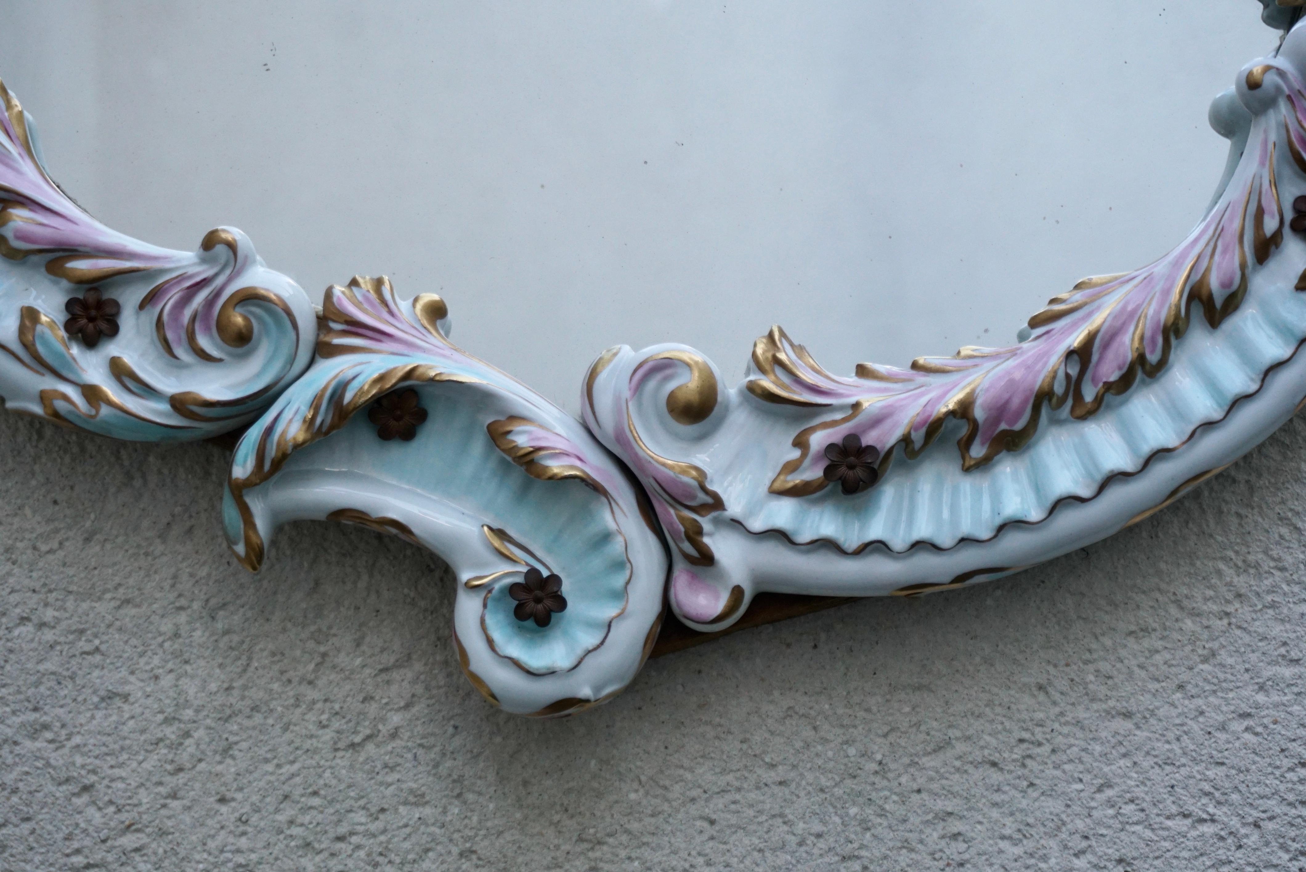 Venetian Floral Painted Porcelain Mirror In Good Condition For Sale In Antwerp, BE