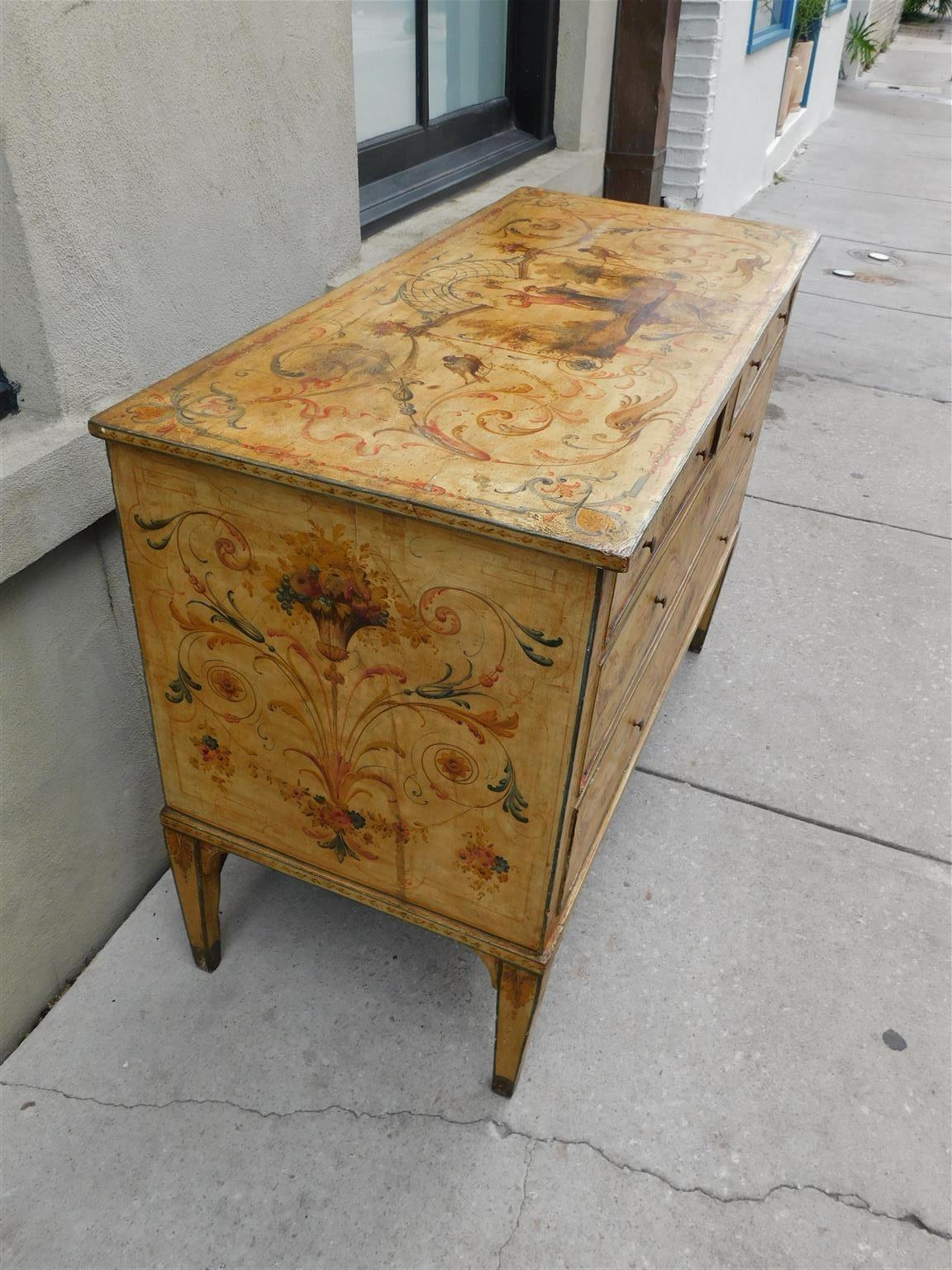 Italiano Comò a quattro cassetti dipinto a fogliame veneziano con gambe affusolate, C.C. 1780 in vendita