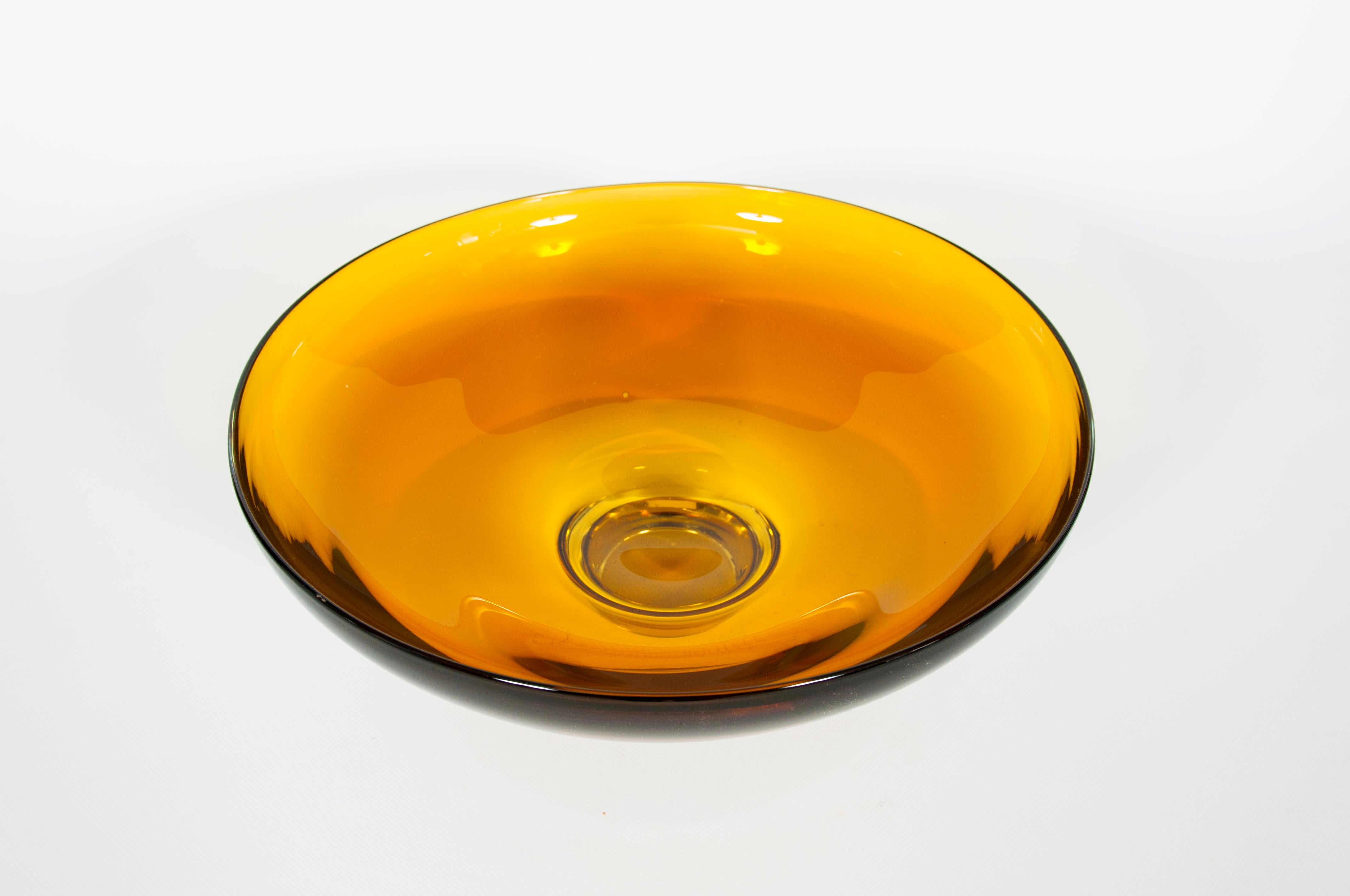 Hand-Crafted Venetian Footed Bowl in Amber Blown Murano Glass Italy 21st Century For Sale