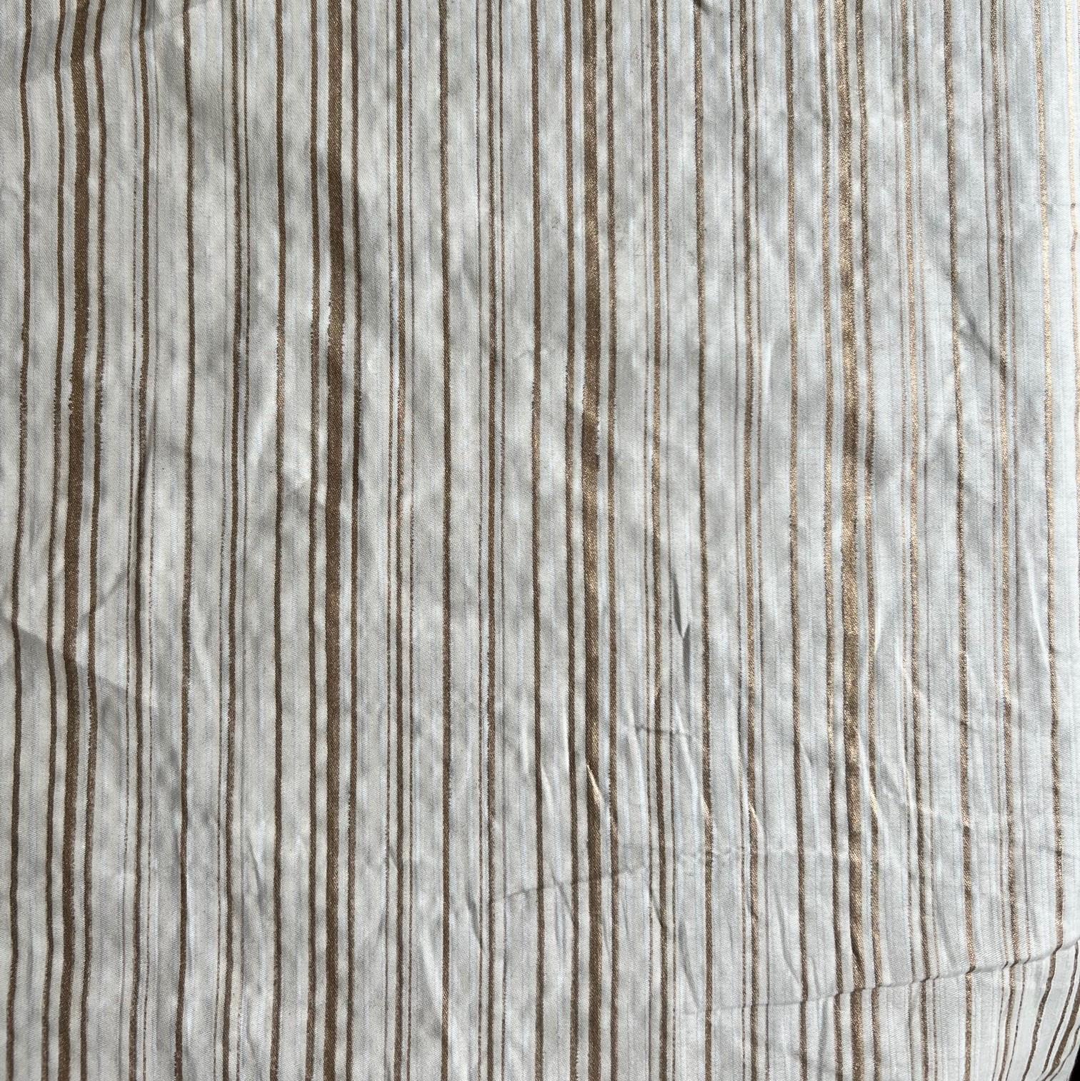 Venezianischer Fortuny Malmaison-Stoff mit Schnur und goldenen Streifen auf Elfenbein - 28 Blätter (21. Jahrhundert und zeitgenössisch) im Angebot