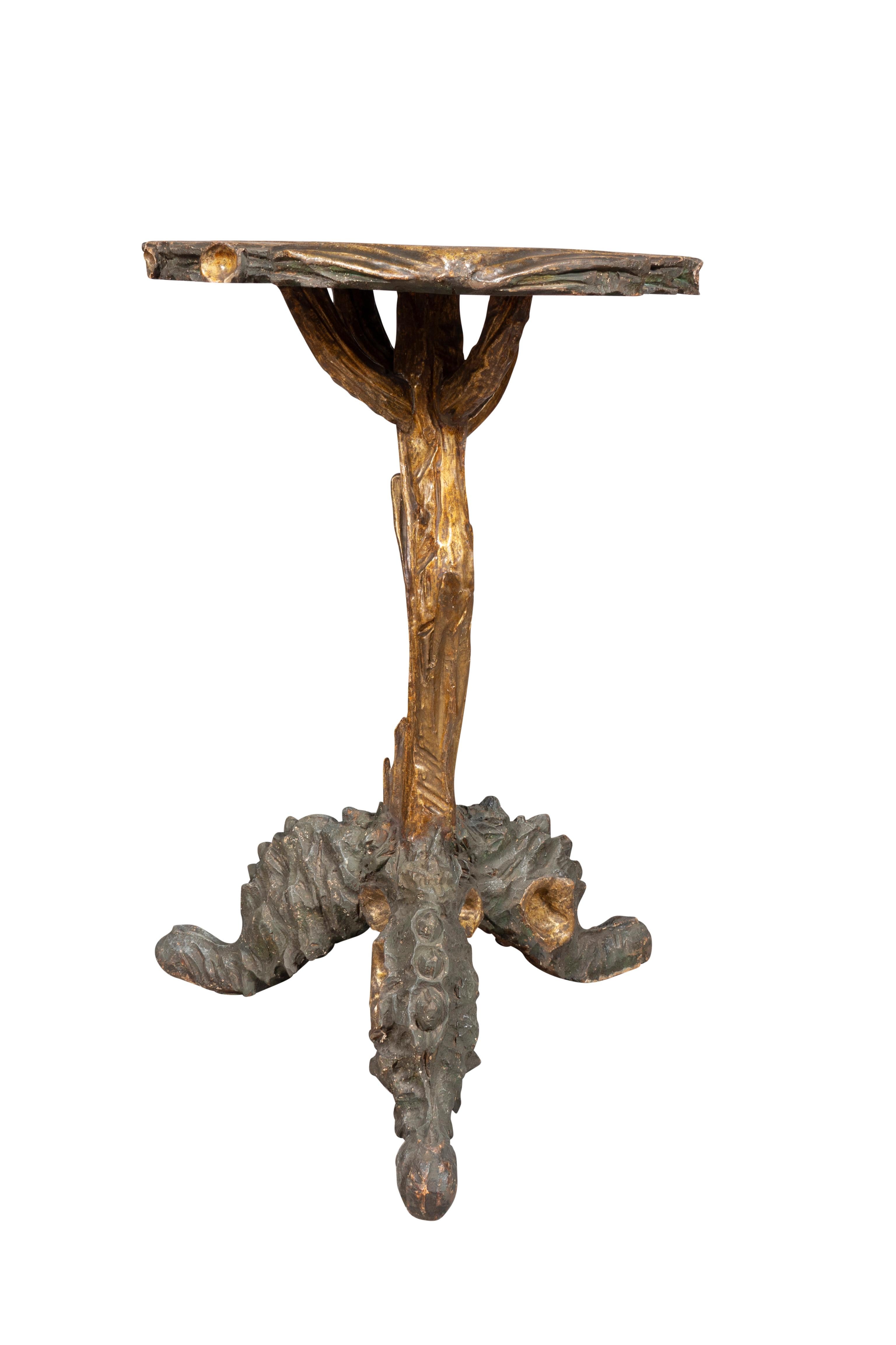 Vergoldeter und bemalter venezianischer Grotto-Tisch im Zustand „Gut“ im Angebot in Essex, MA