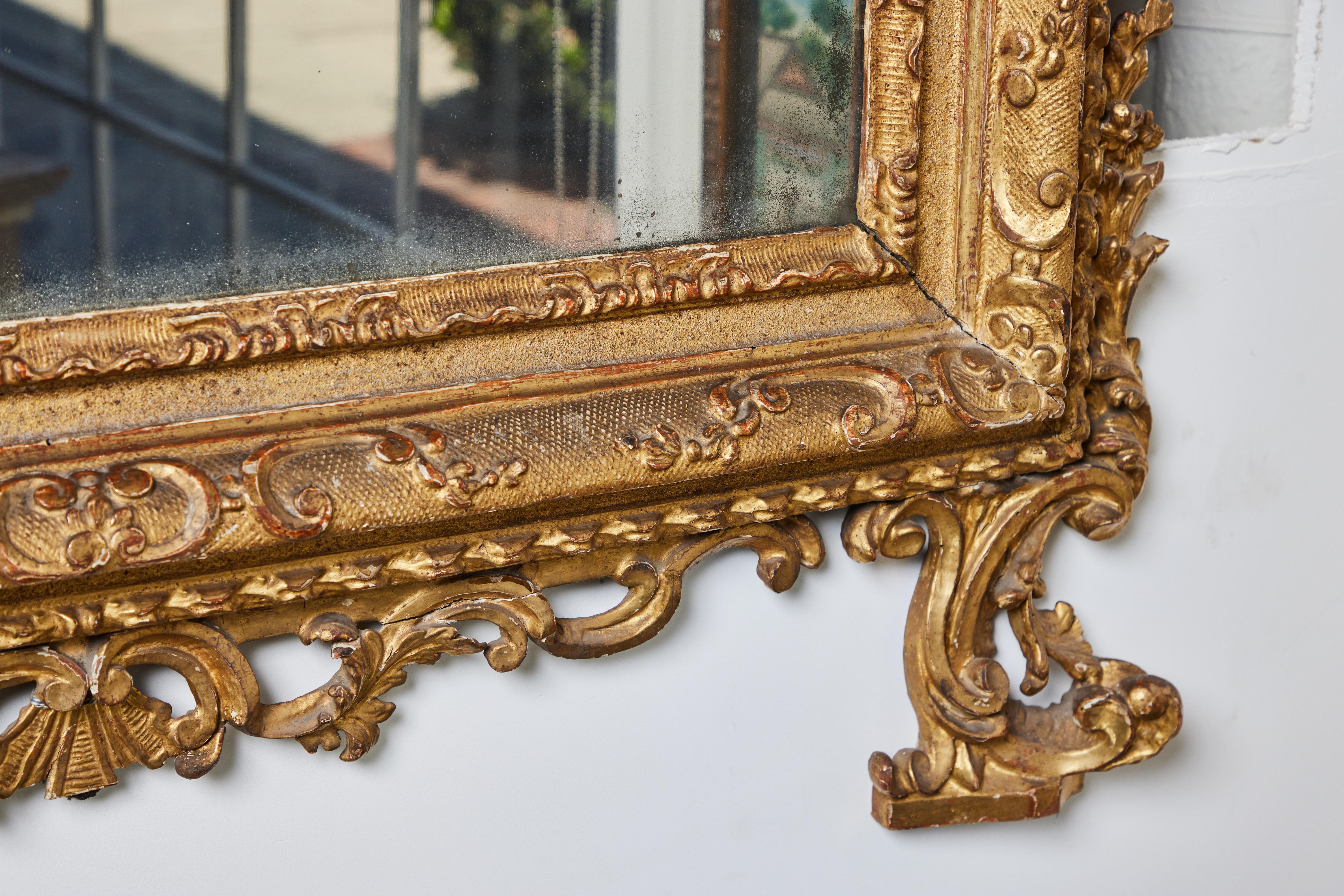 Hand-Carved Venetian Gilt-Wood Mirror For Sale