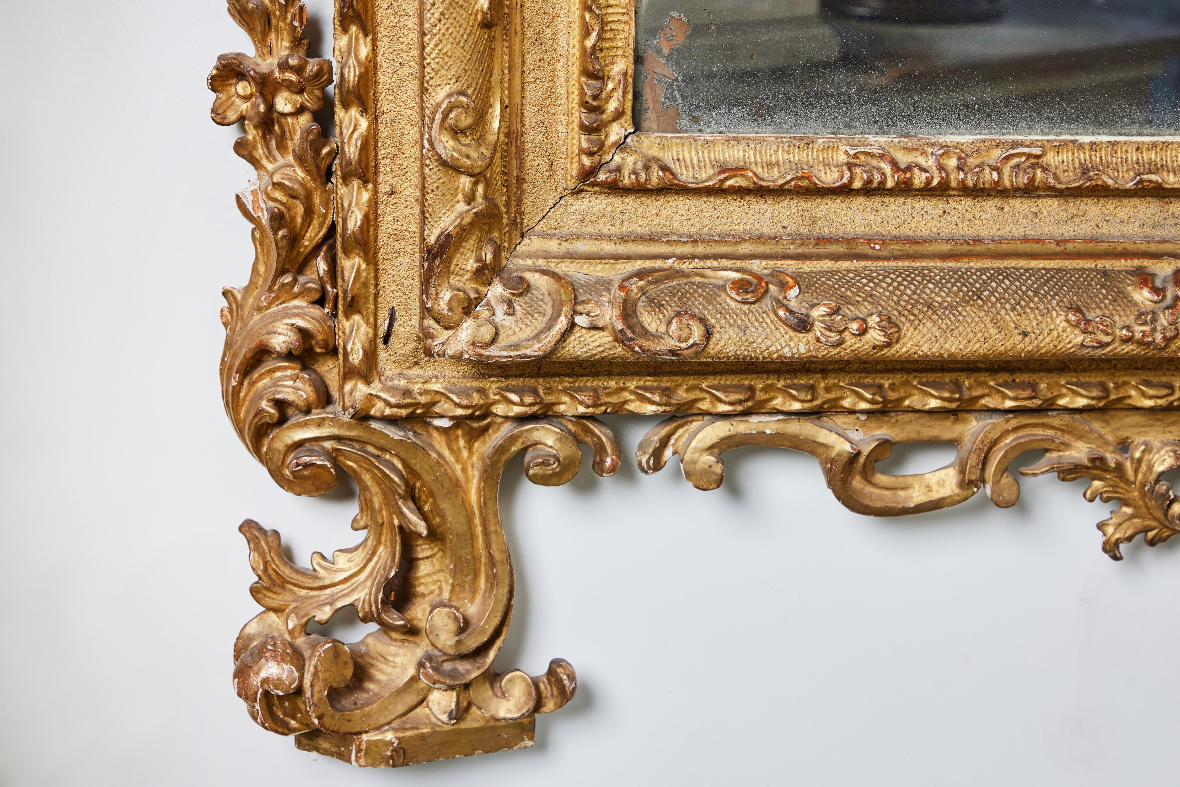Baroque Miroir vénitien en bois doré en vente