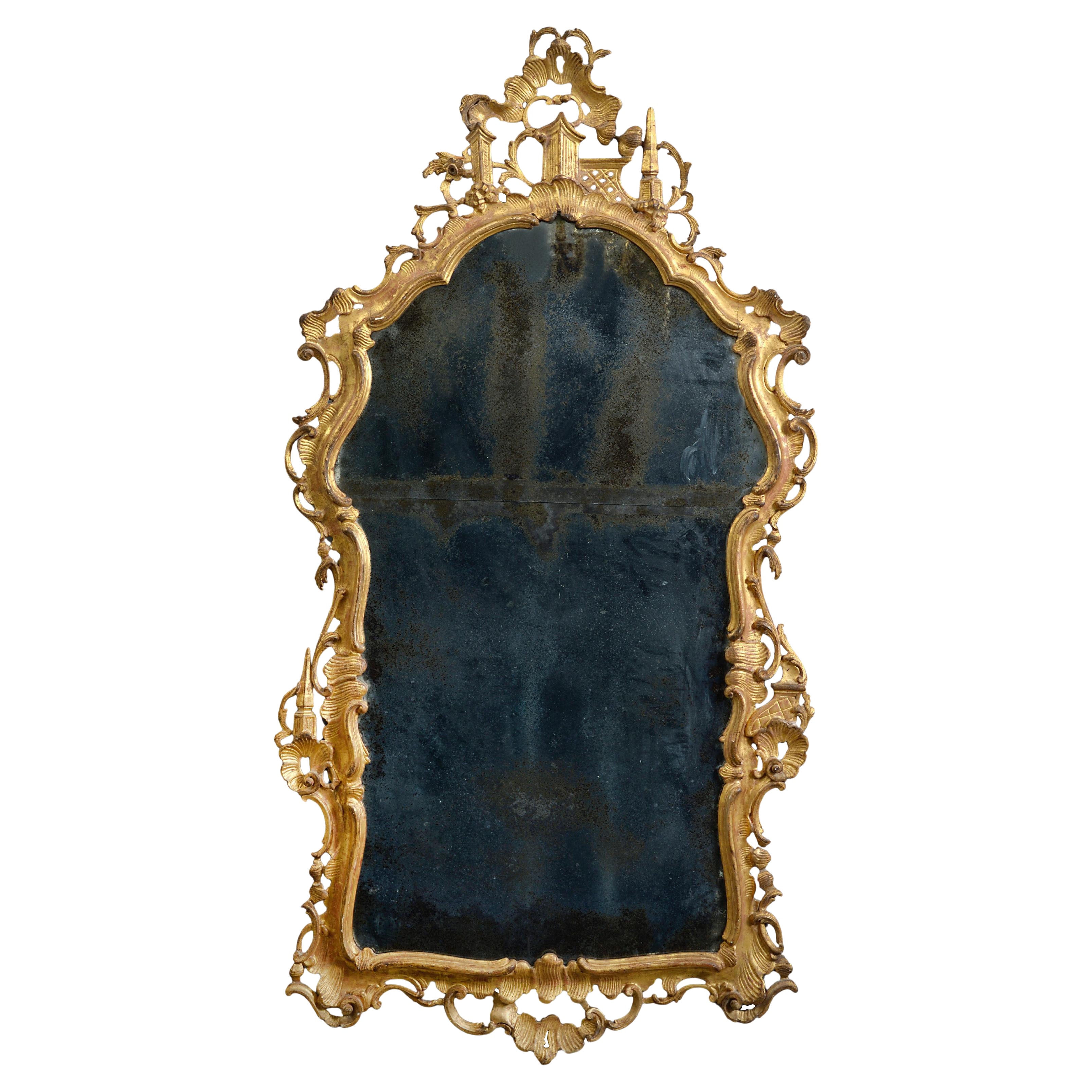 Specchio in legno dorato veneziano in vendita