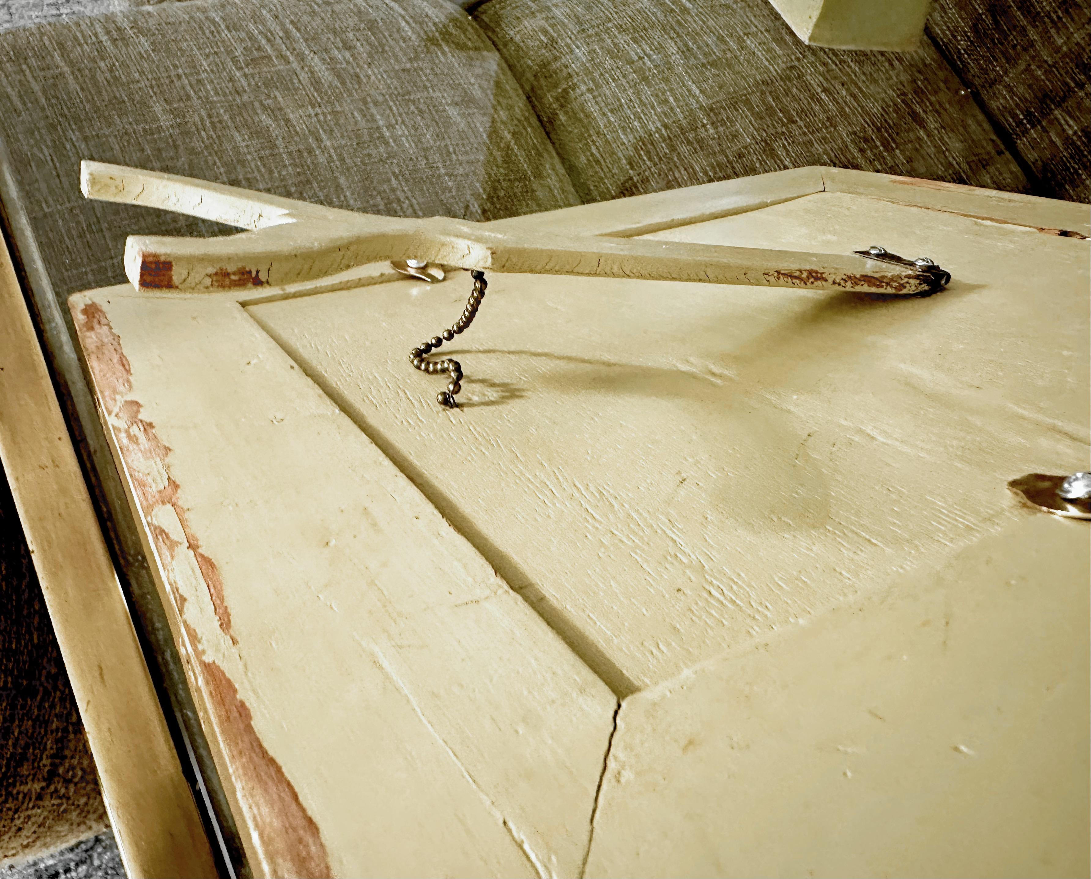 Cadre photo en bois doré vénitien peint à l'envers en vente 9