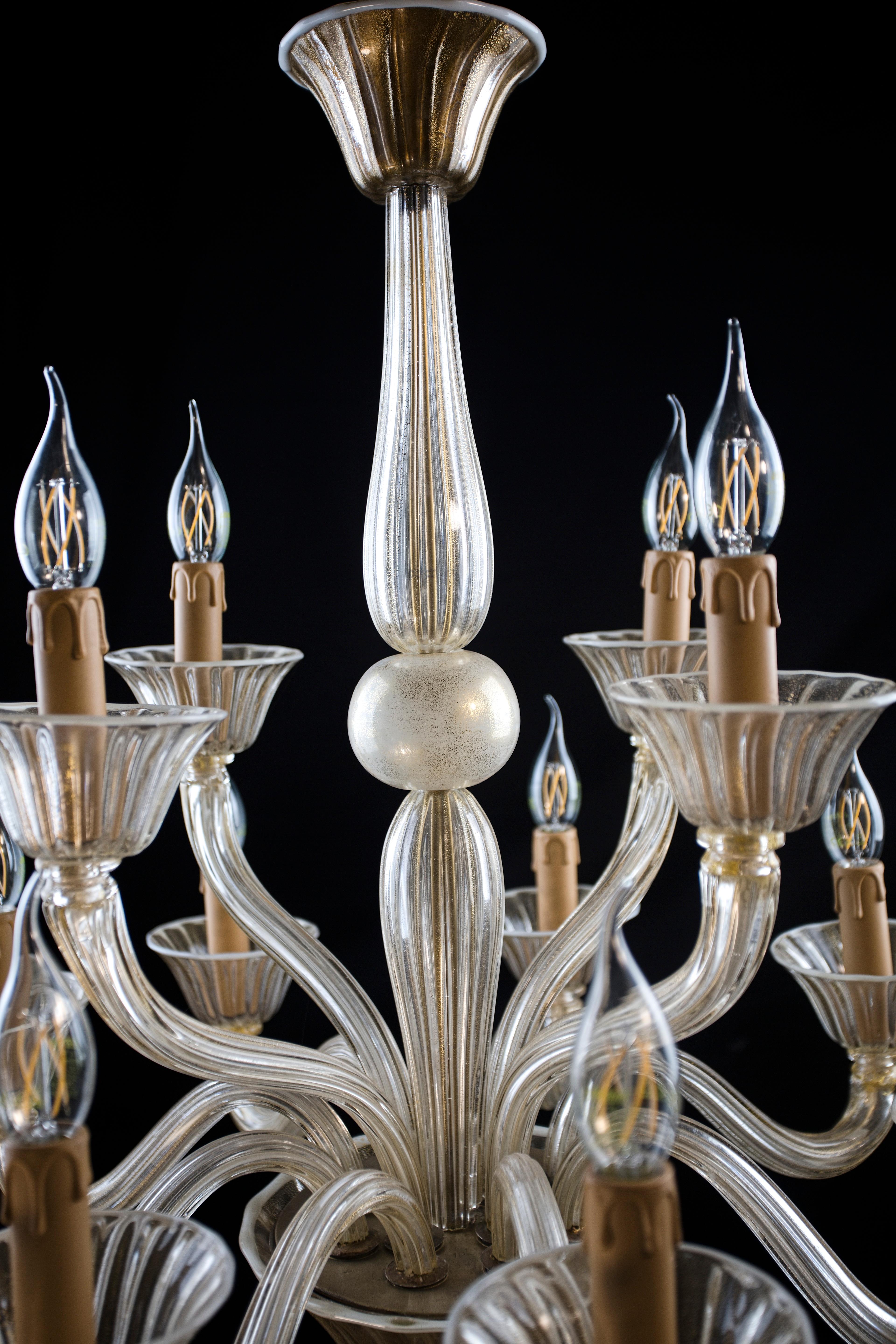 Venetian glass chandelier 12 arms For Sale 4