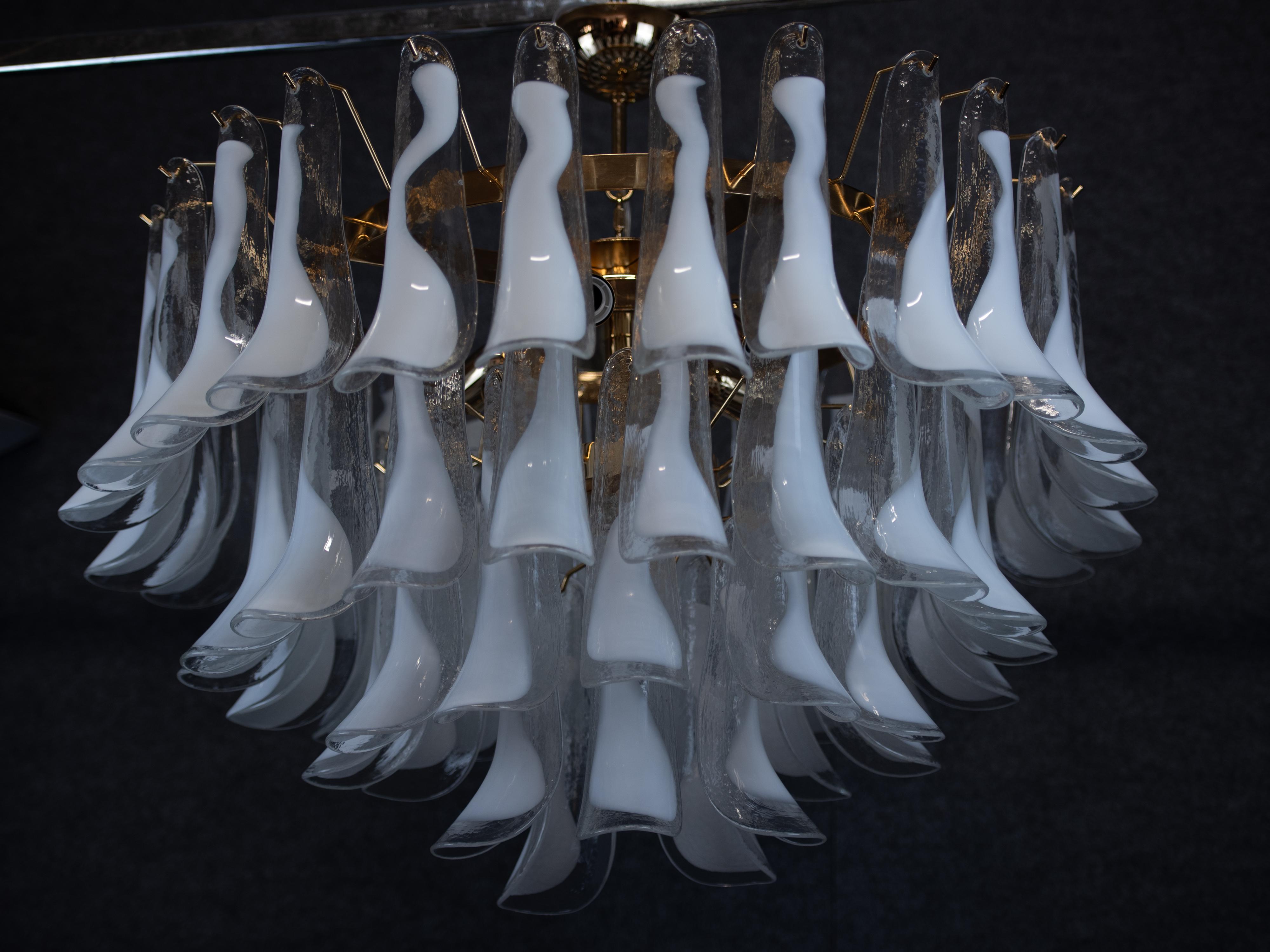 Galvanizzato Venetian Glass Chandelier with 62 White Leaves, Murano Made in Italy Available in vendita