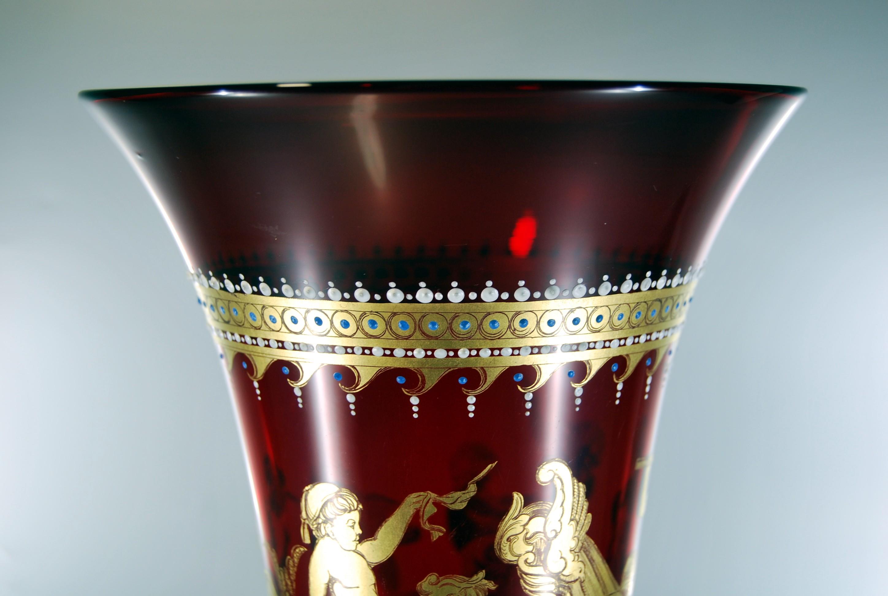 Venetian Glass Cornet Vase with Antique Gilt Decoration Engraved with Putti For Sale 6