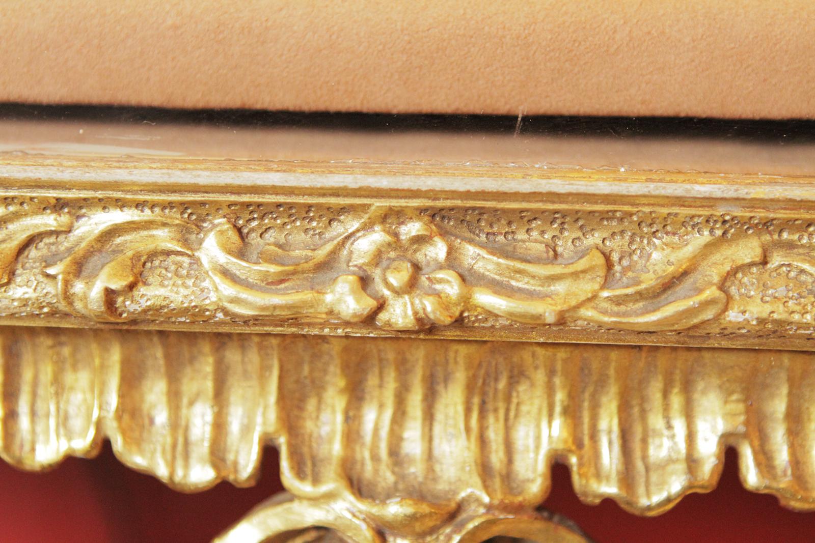 Venetian Gold Hanging Cabinet Vitrine 4