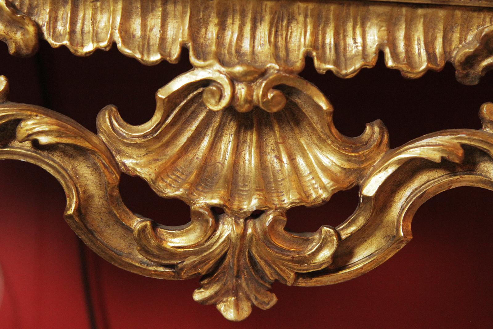 Italian Venetian Gold Hanging Cabinet Vitrine