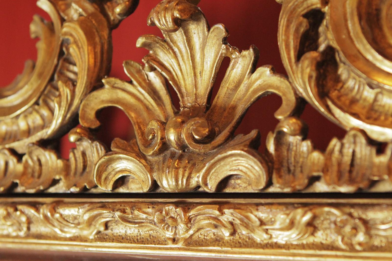 Glass Venetian Gold Hanging Cabinet Vitrine