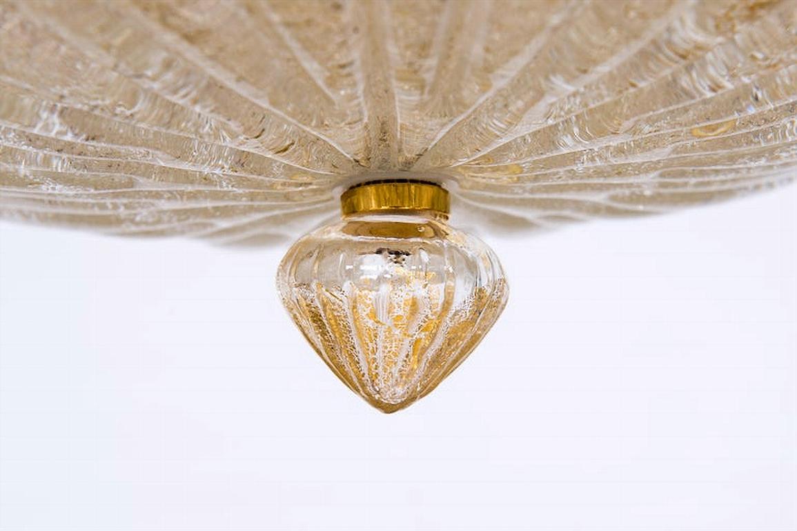 Venetian Grit Flush Mount in Blown Murano Glass submerged gold Italy 1980s In Excellent Condition In Villaverla, IT
