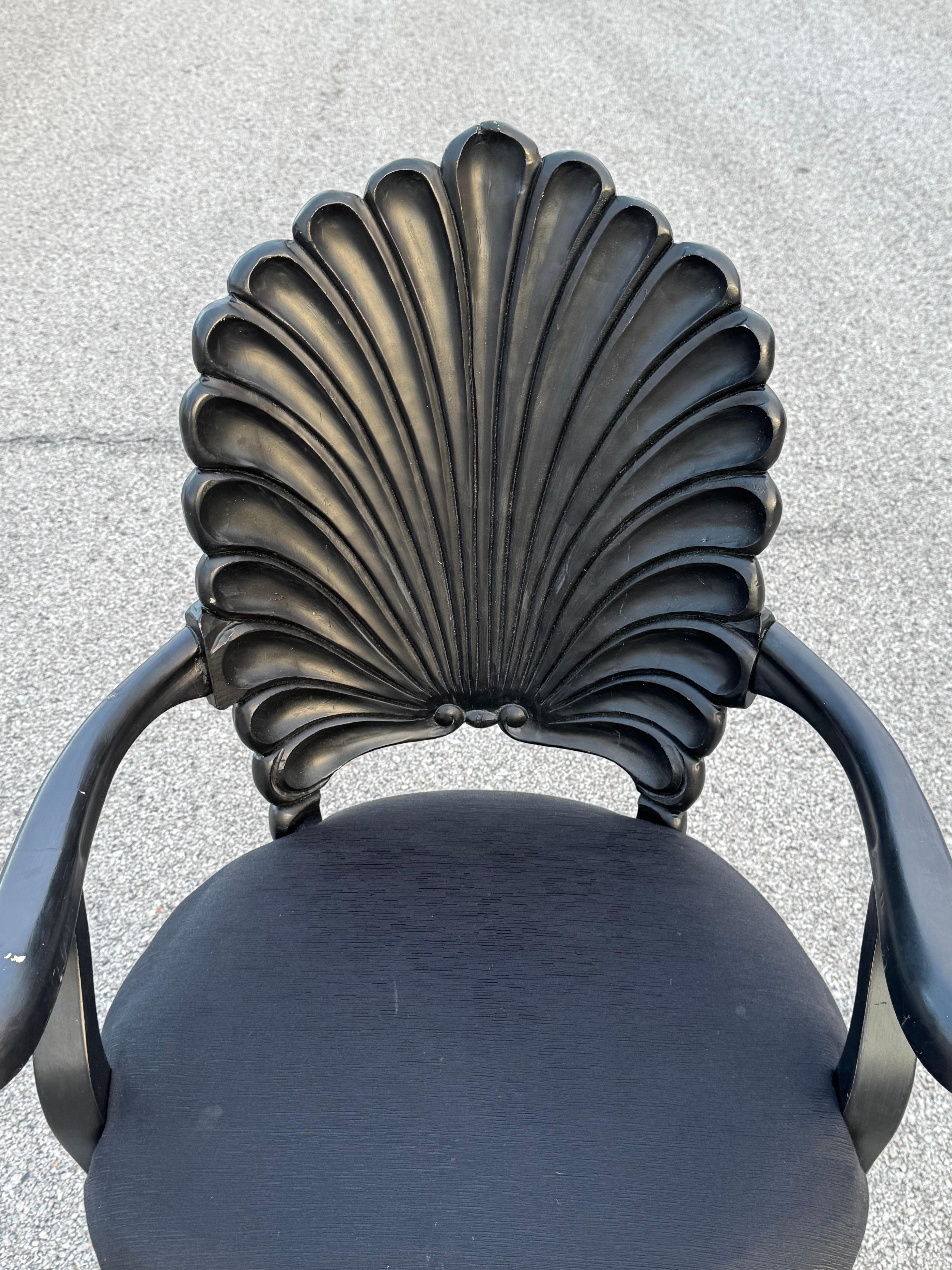 Venezianische Grotte Stil Scalloped schwarz lackiertem Holz Shell zurück Schreibtischstuhl 70s (Italienisch) im Angebot