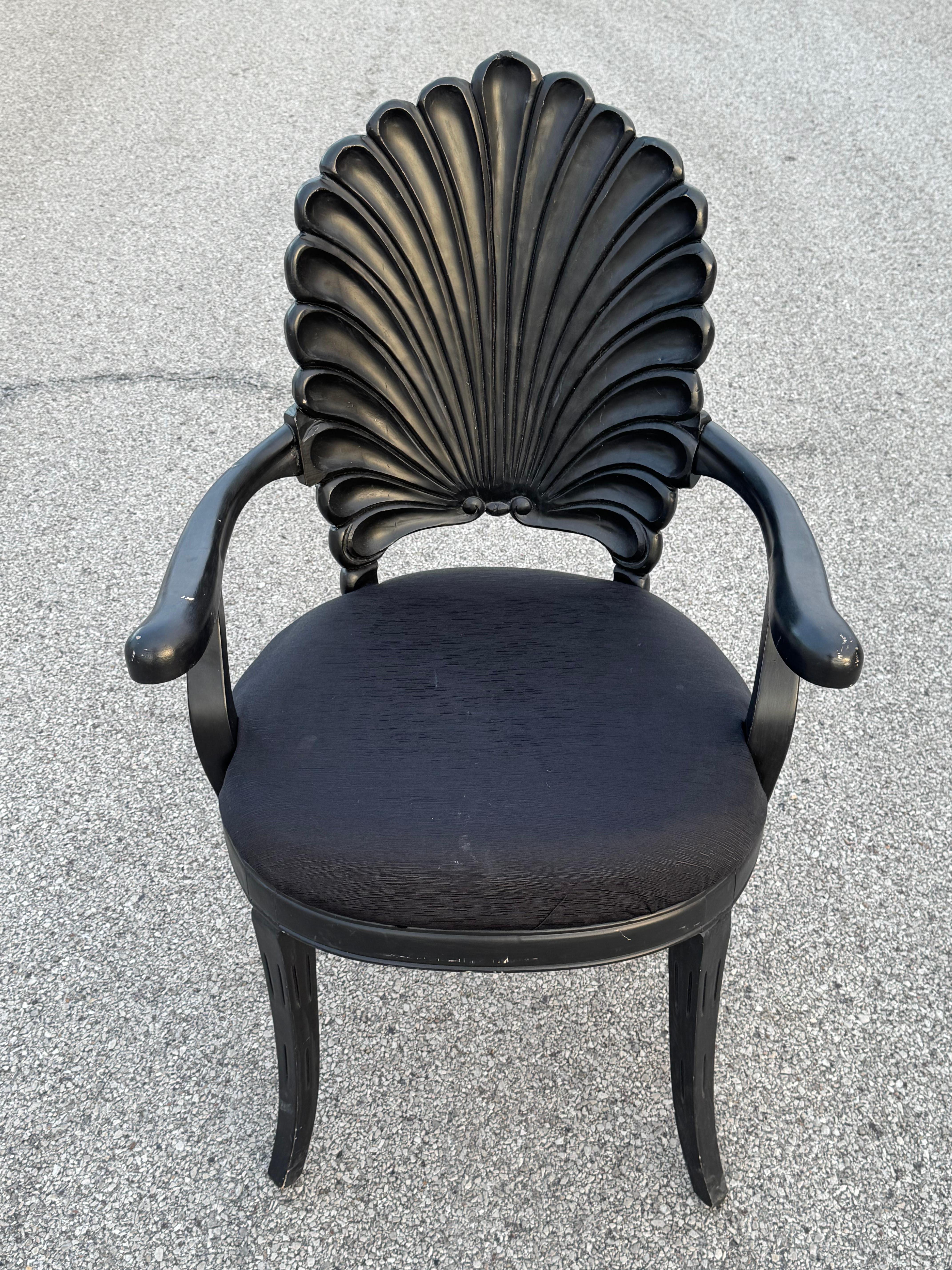 Venezianische Grotte Stil Scalloped schwarz lackiertem Holz Shell zurück Schreibtischstuhl 70s im Zustand „Gut“ im Angebot in St. Louis, MO