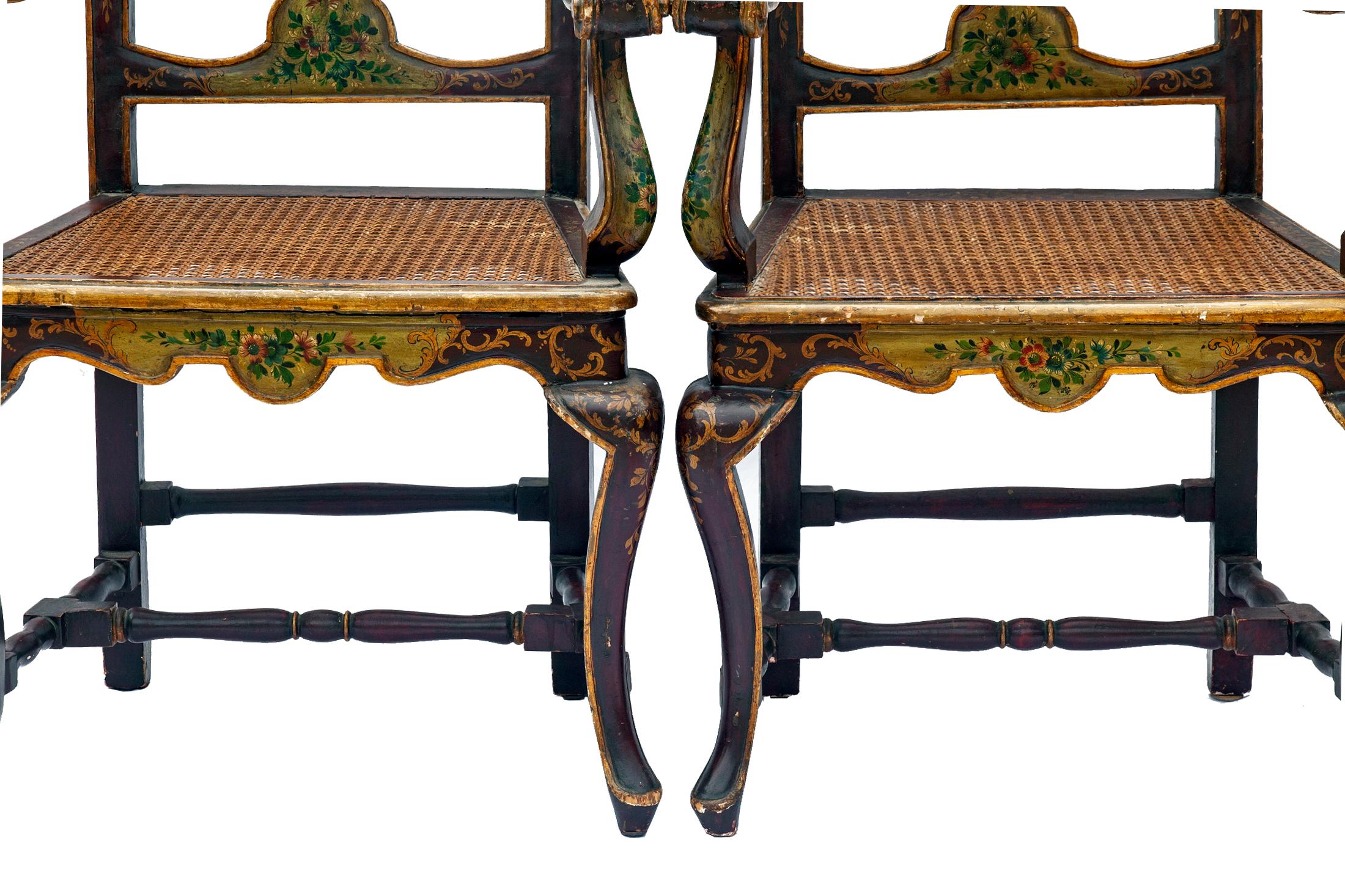 Rococo Fauteuils rococo vénitiens peints à la main et cannés ; une paire en vente