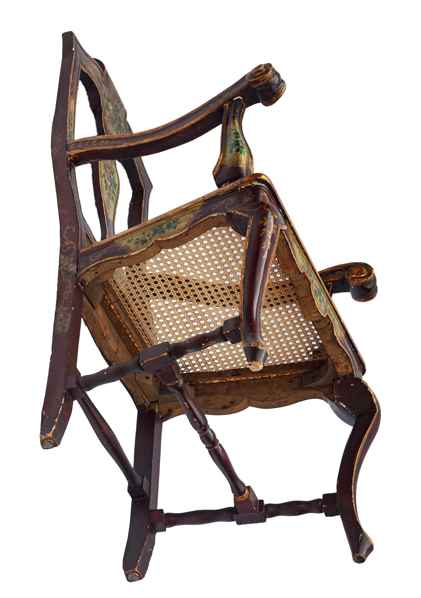italien Fauteuils rococo vénitiens peints à la main et cannés ; une paire en vente