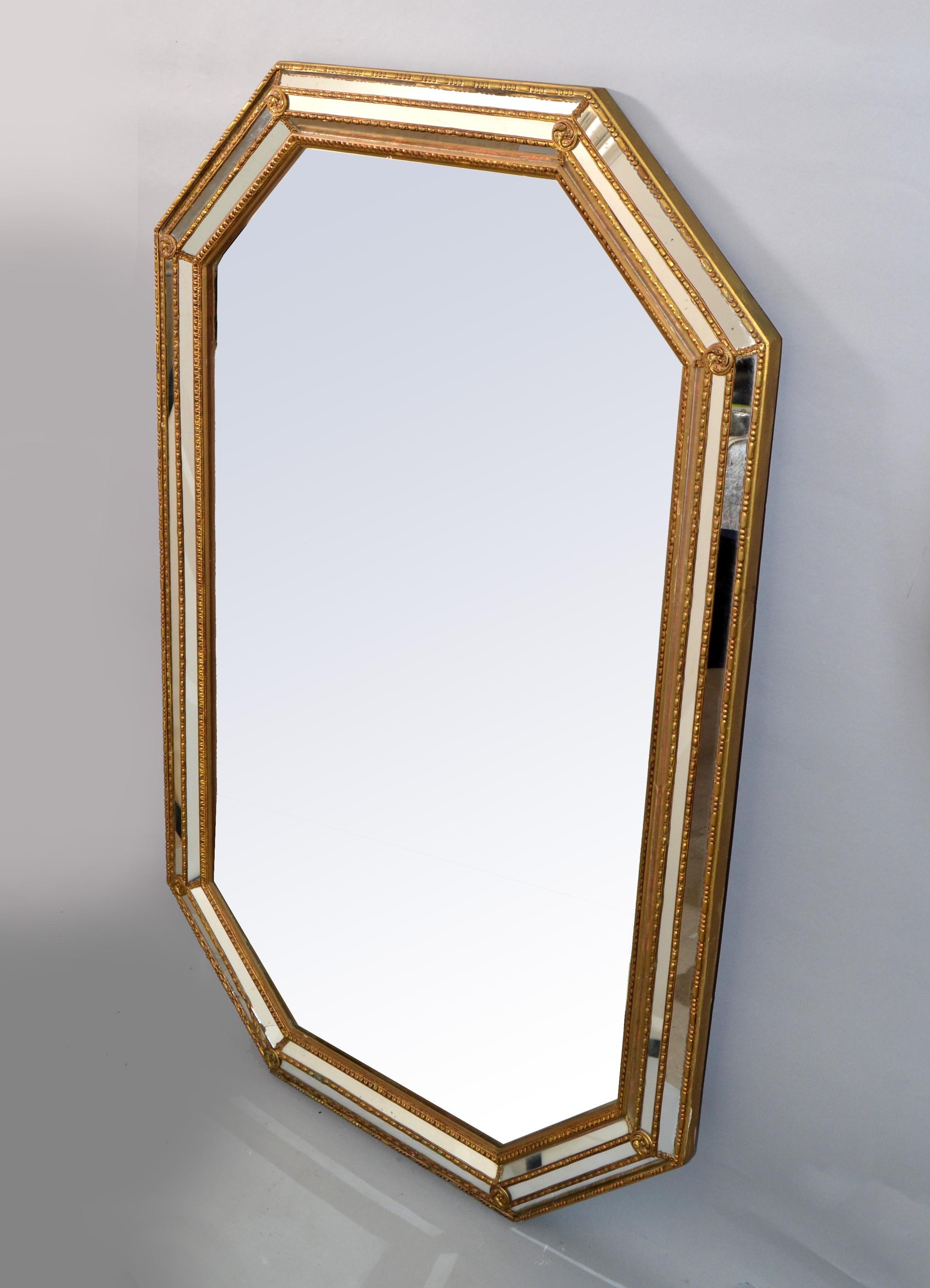 20th Century Venetian Hexagonal Wall Mirror Gilt Wood & Bohemian Ornaments 1930 Italy For Sale