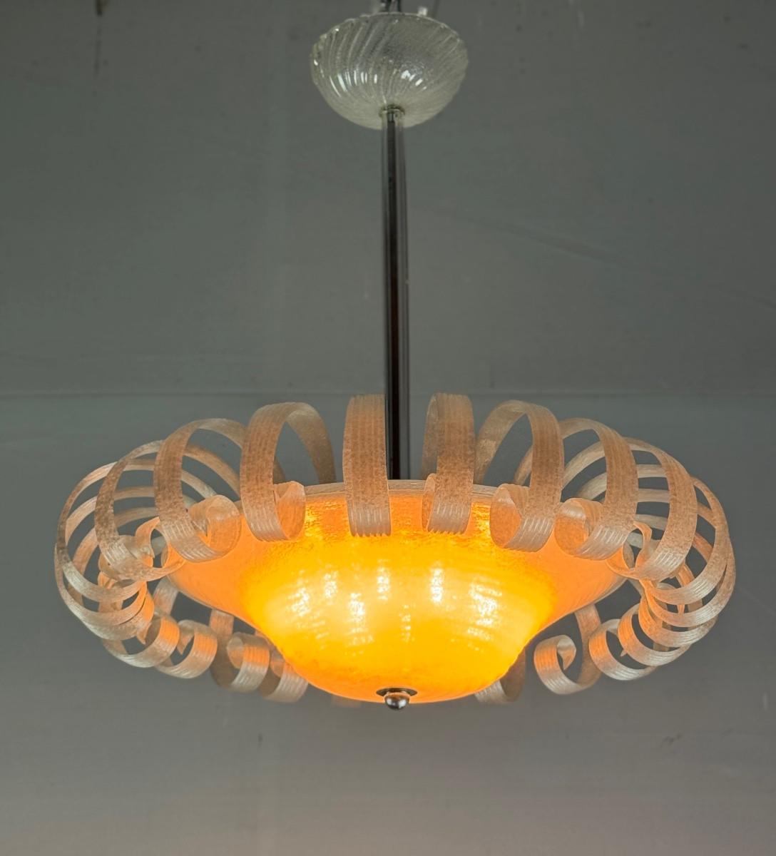 Lustre vénitien en verre de Murano blanc irisé, Circa 1930 en vente 6