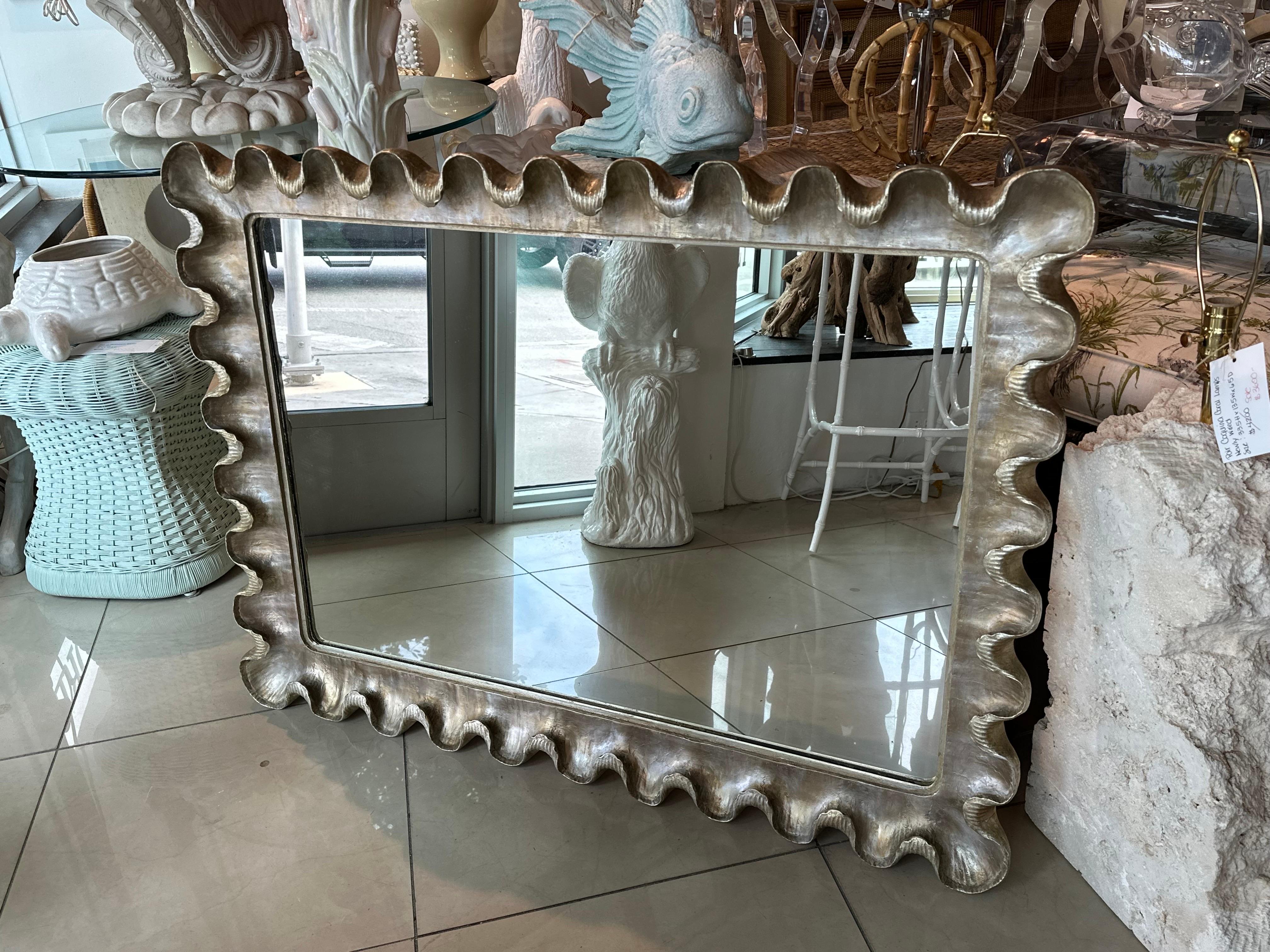Specchio da parete veneziano italiano in argento e oro dorato in legno gesso con volant smerlato in vendita 7