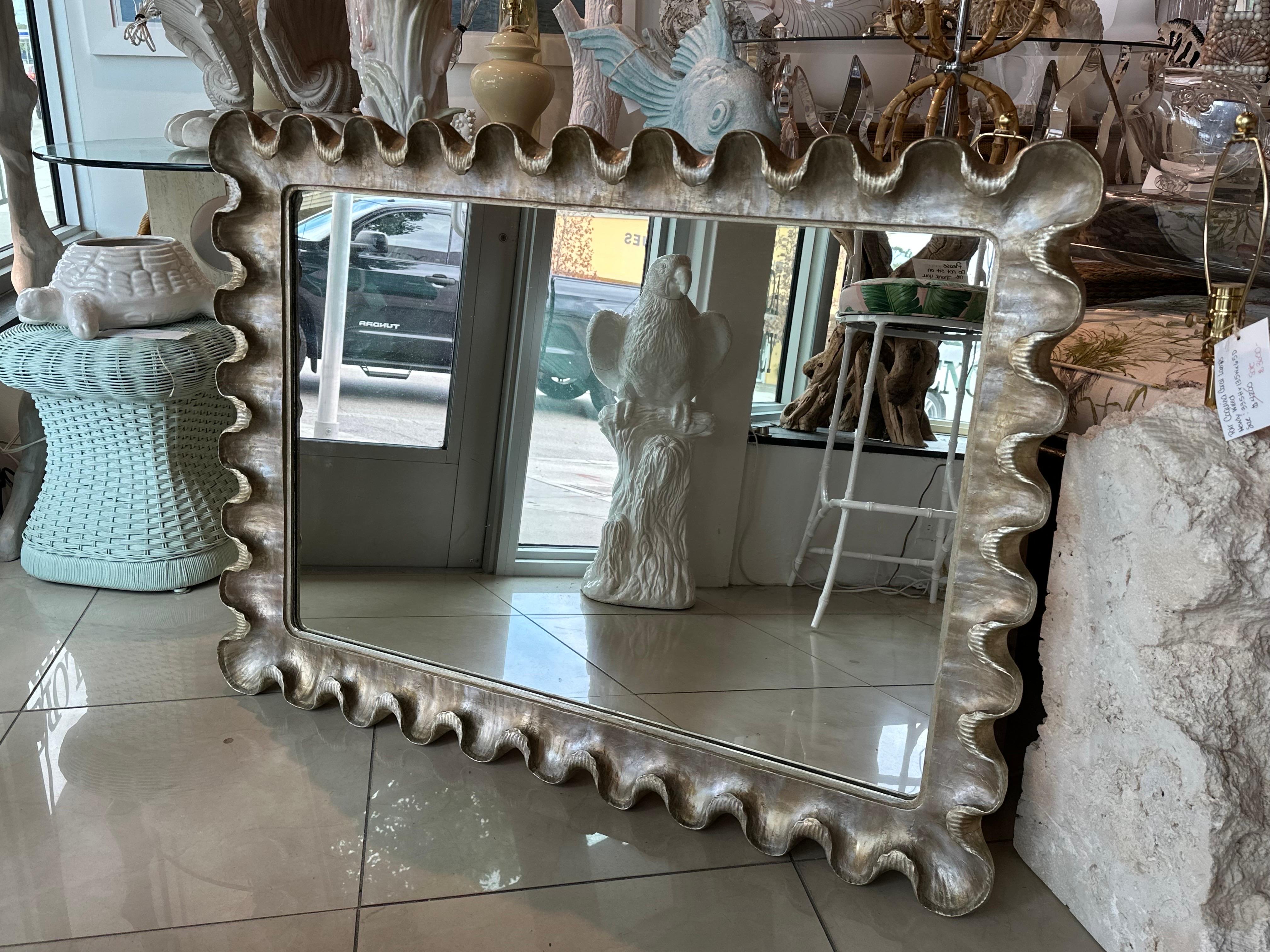 Specchio da parete veneziano italiano in argento e oro dorato in legno gesso con volant smerlato in vendita 10