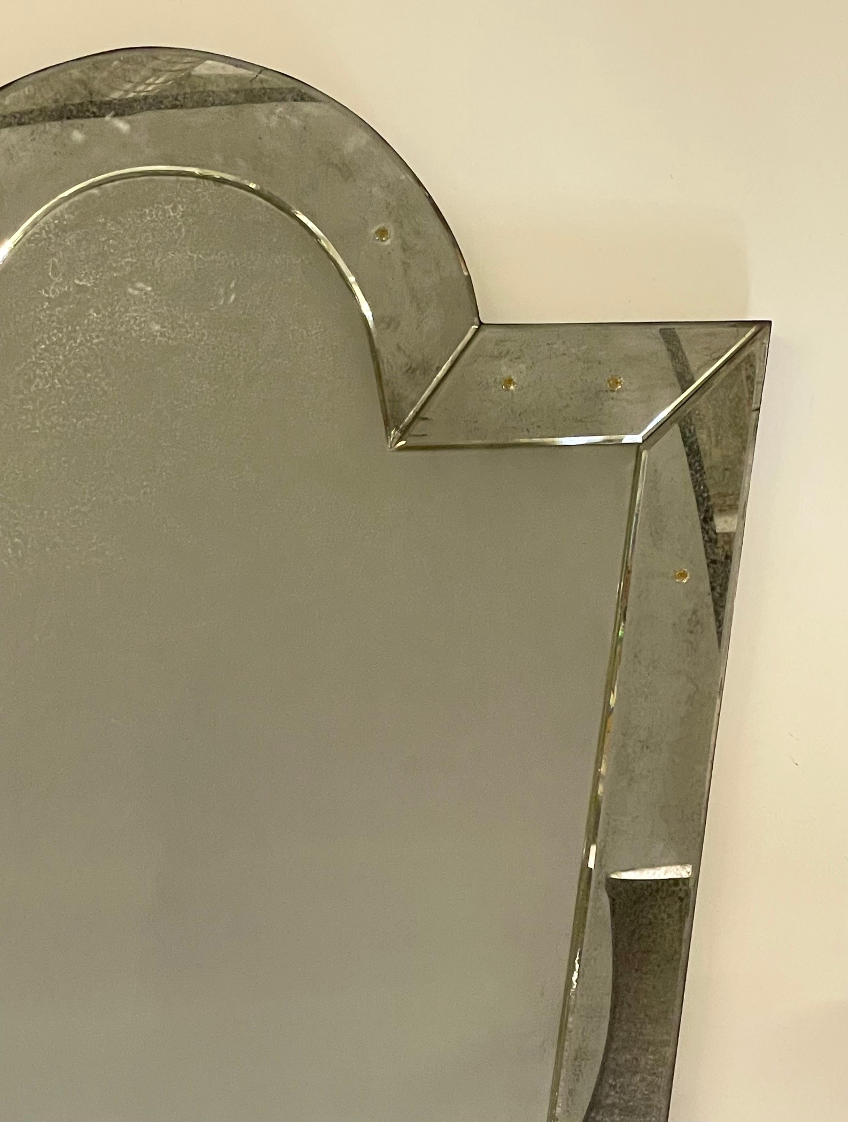 Italian Venetian 'Key Hole' Shaped Beveled Glass Mirror, Hollywood Regency Style For Sale