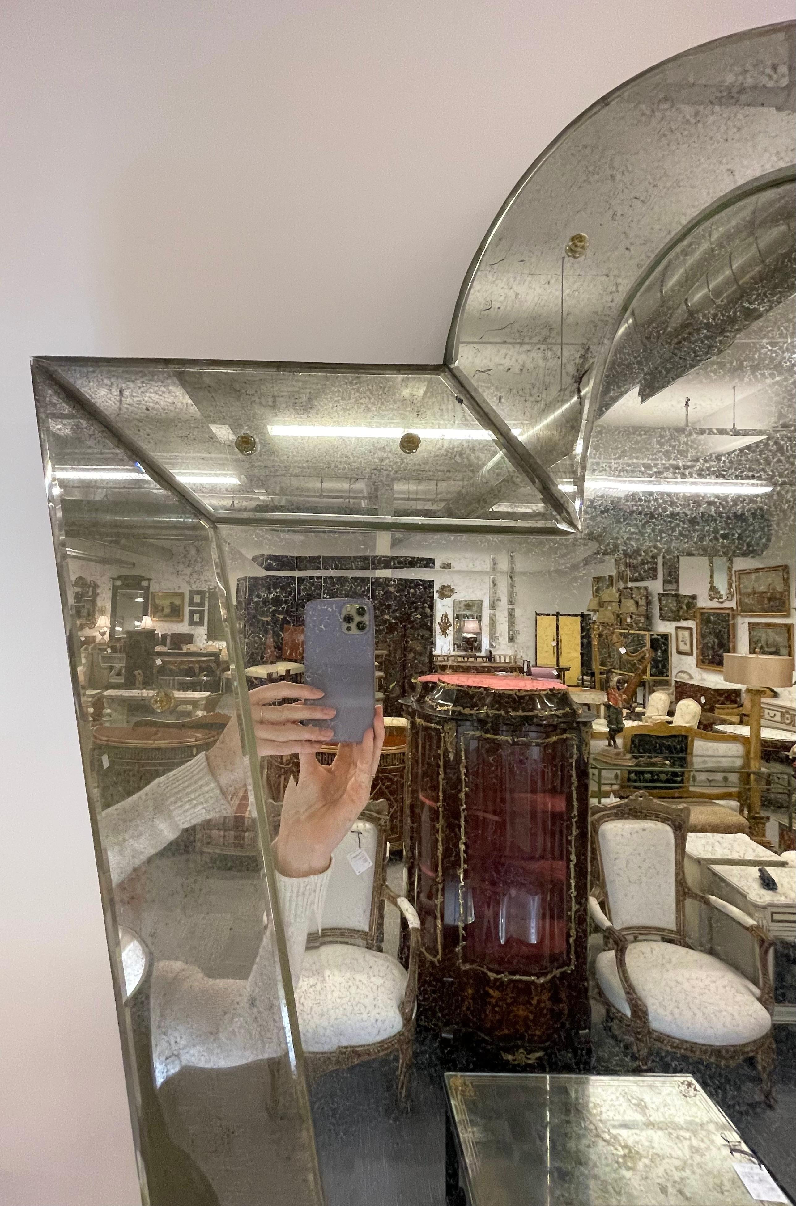 20th Century Venetian 'Key Hole' Shaped Beveled Glass Mirror, Hollywood Regency Style For Sale