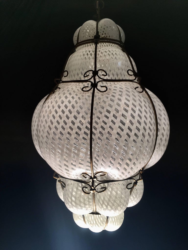 Venetian Lantern in Murano Reticello Glass, 1940s In Good Condition In Rome, IT