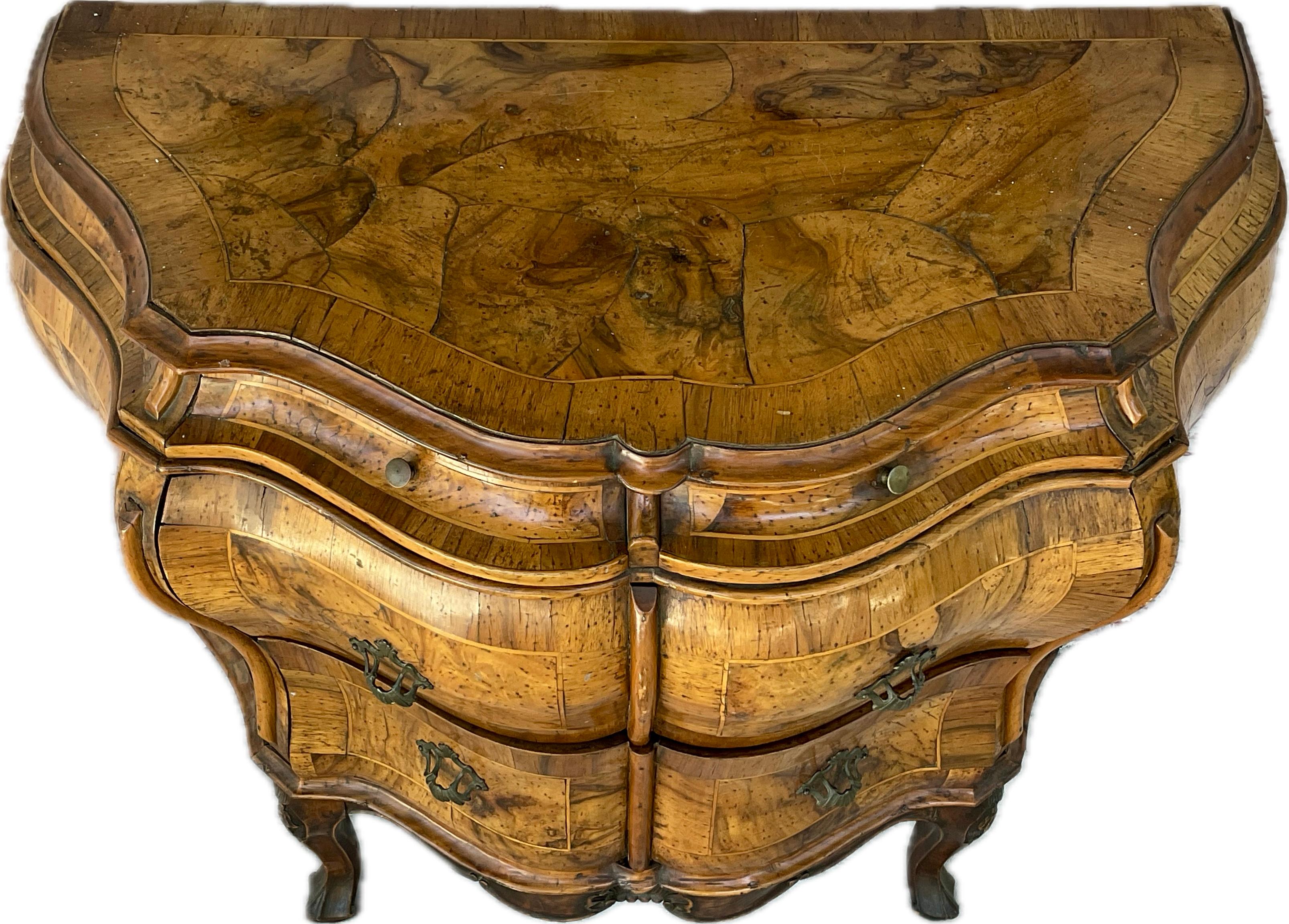 Venetian Louis XIV Bombay Burl Walnut Chest In Good Condition For Sale In Bradenton, FL