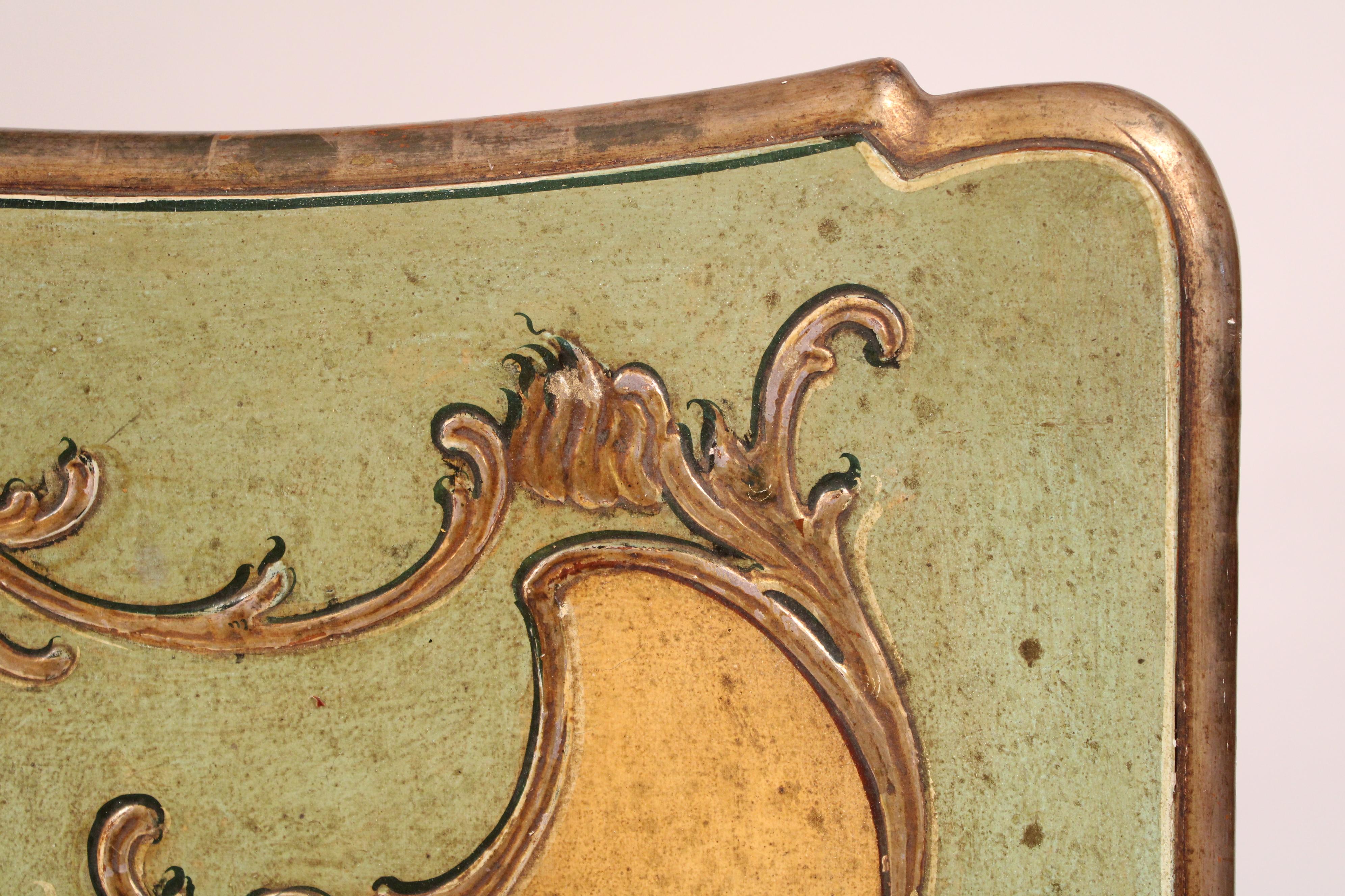 Legno Cassettone veneziano dipinto in stile Luigi XV in vendita