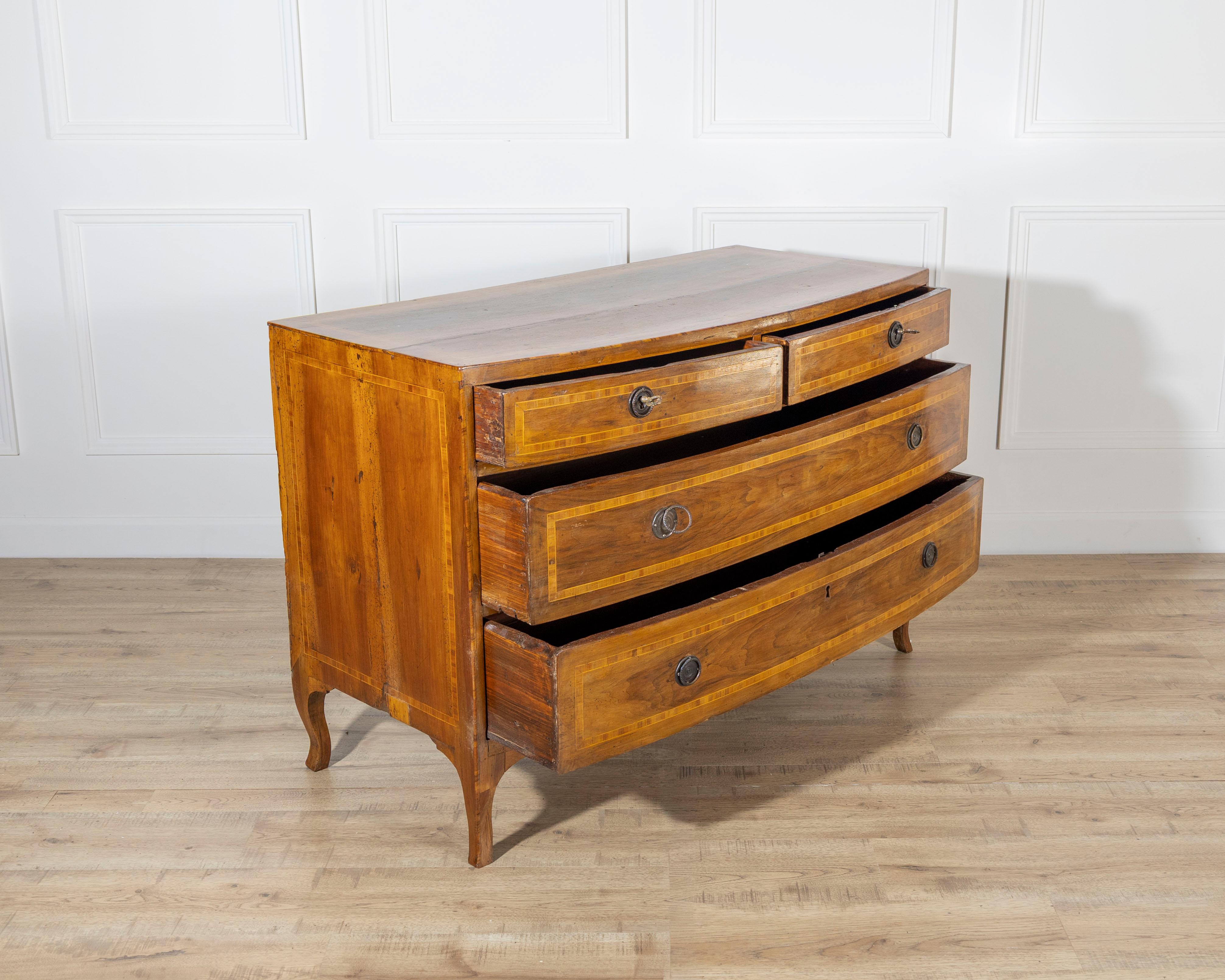 18th Century and Earlier Venetian Louis XVI Chest of Drawers in Walnut, 18th Century For Sale