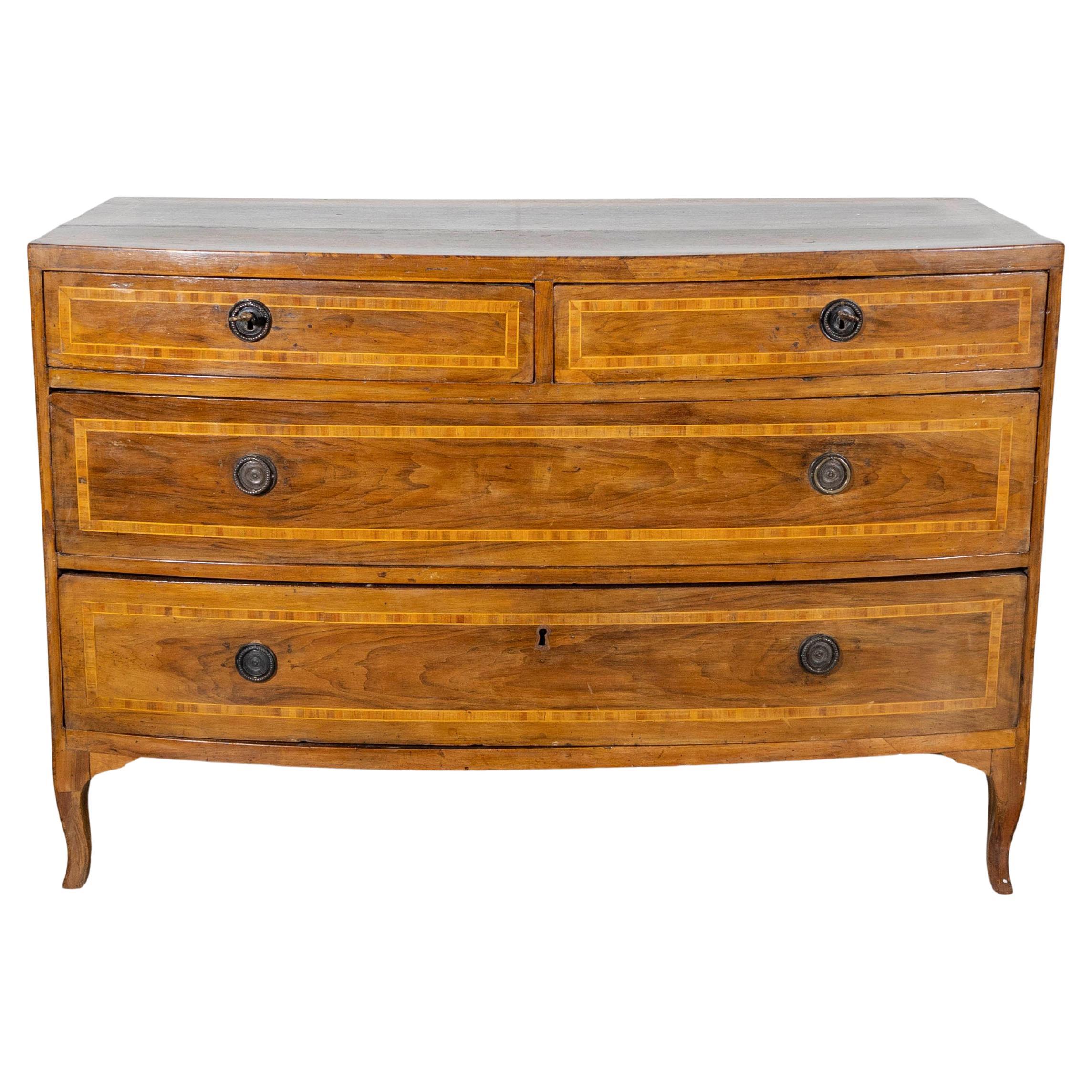 Venetian Louis XVI Chest of Drawers in Walnut, 18th Century