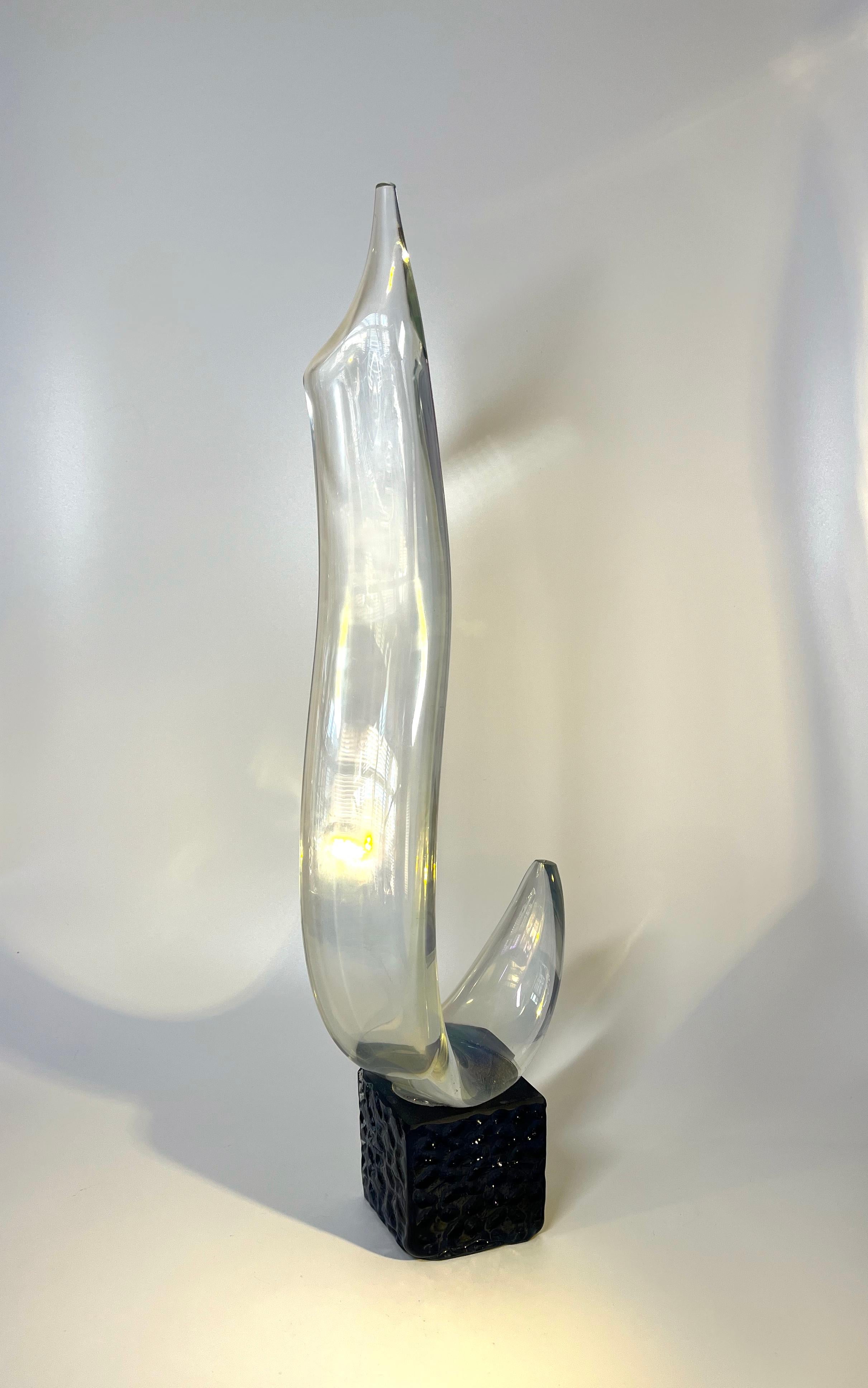 italien Exceptionnelle sculpture abstraite en ruban de cristal du Maestro Elio Raffaeli vénitien en vente