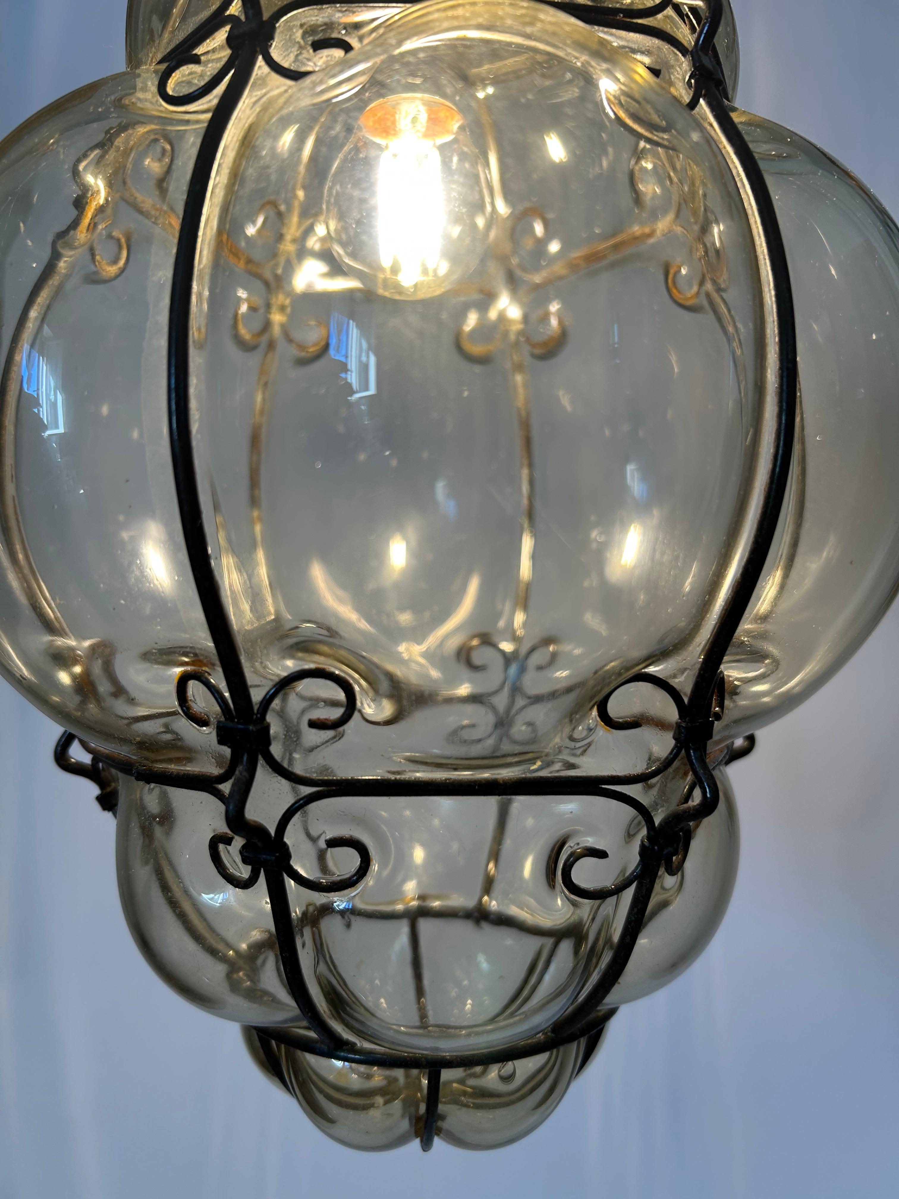 Venetian Magic Lanterns, Pair of Elegant Murano Pendants, 1980's In Good Condition For Sale In Budapest, HU